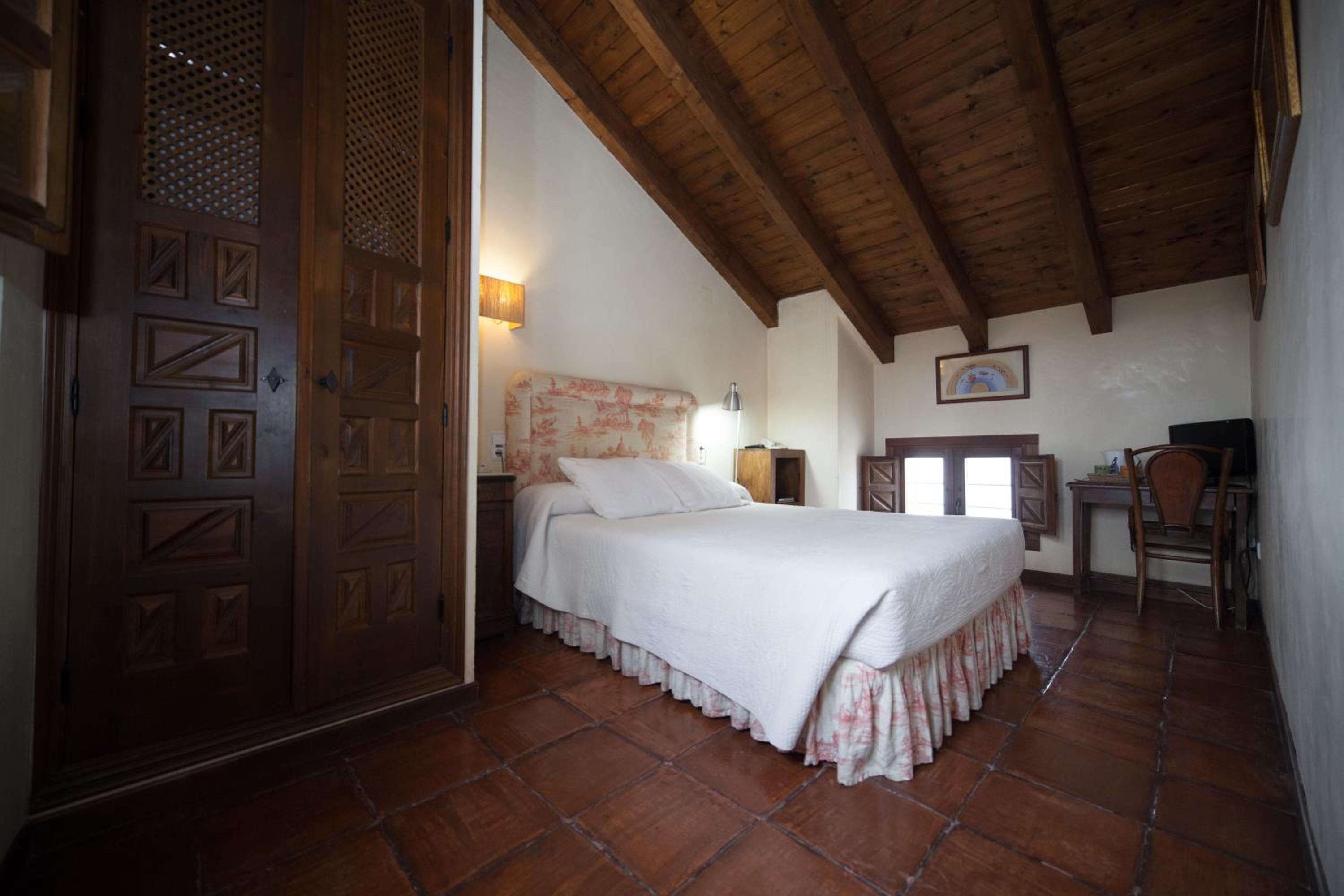 Double or Twin Room - Photo 3