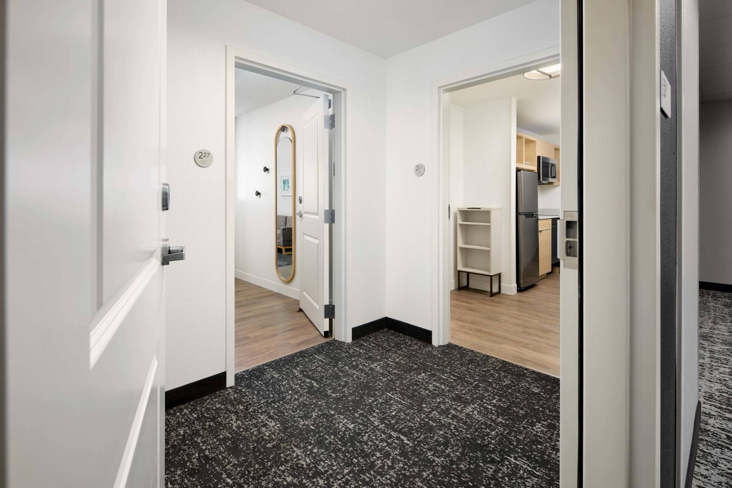 One-Bedroom Queen Suite with Sofa Bed - Hearing Accessible photo 3