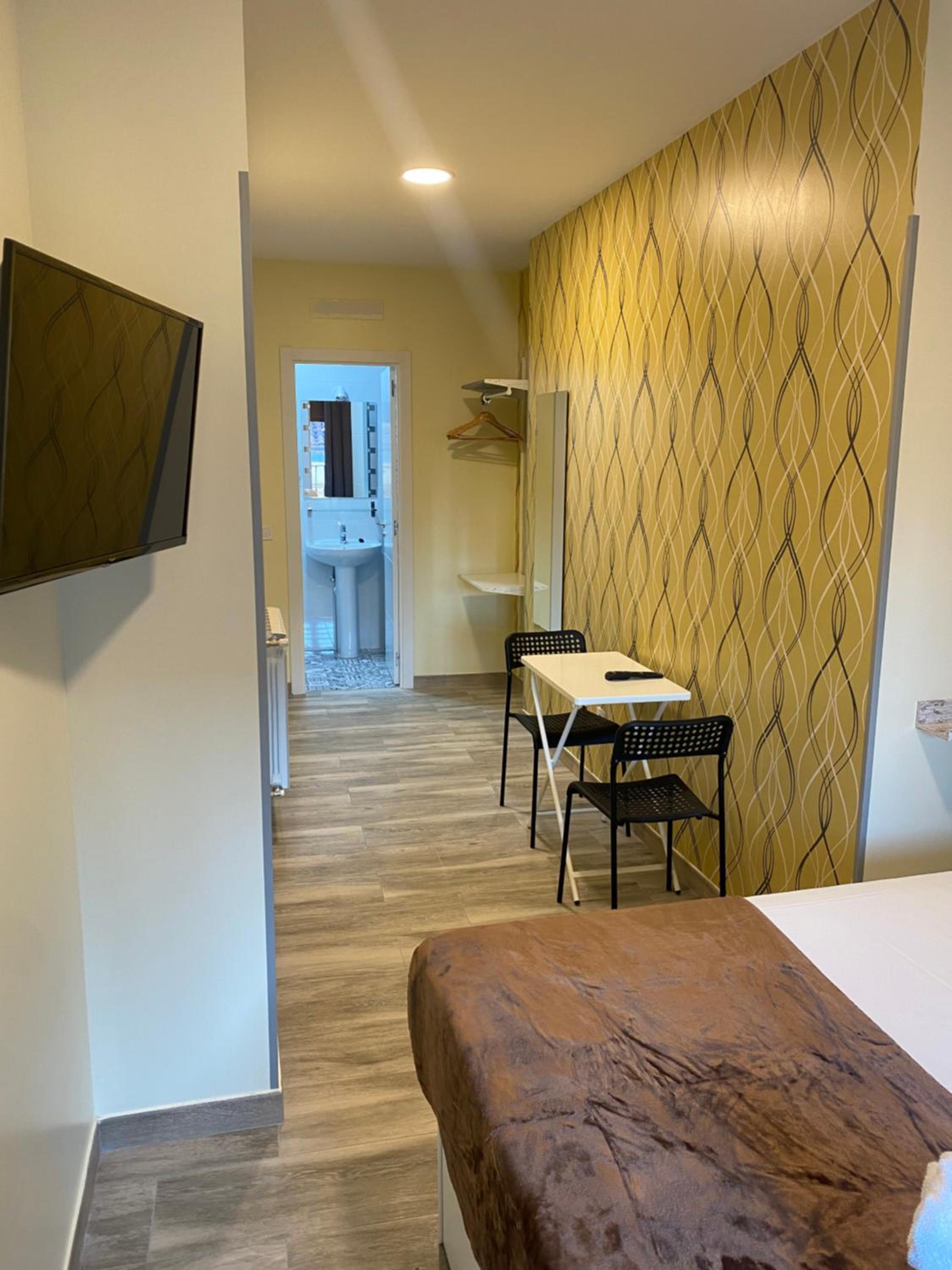 Deluxe Double Room with Balcony photo 3