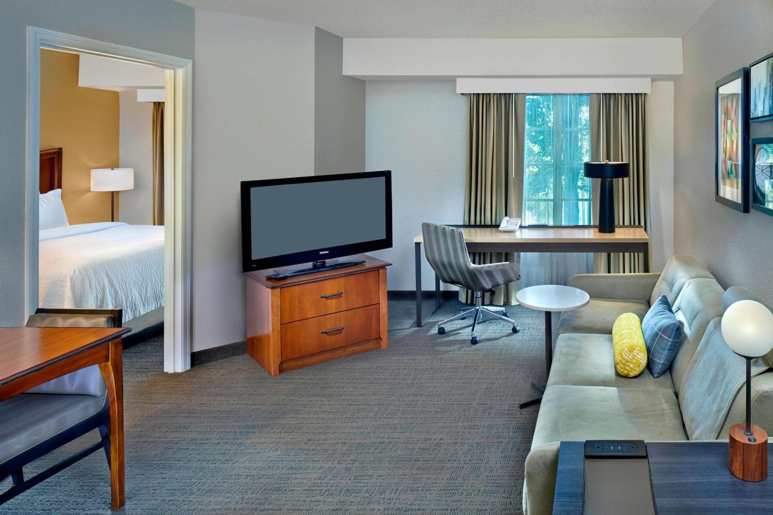 One-Bedroom King Suite with Sofa Bed and Transfer Shower - Mobility/Hearing Accessible photo 1