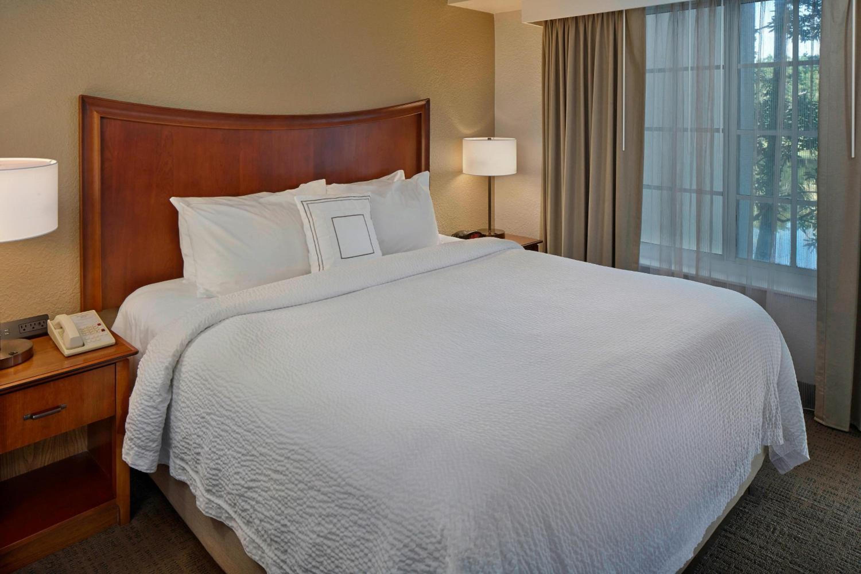 One-Bedroom King Suite with Sofa Bed and Transfer Shower - Mobility/Hearing Accessible photo 2