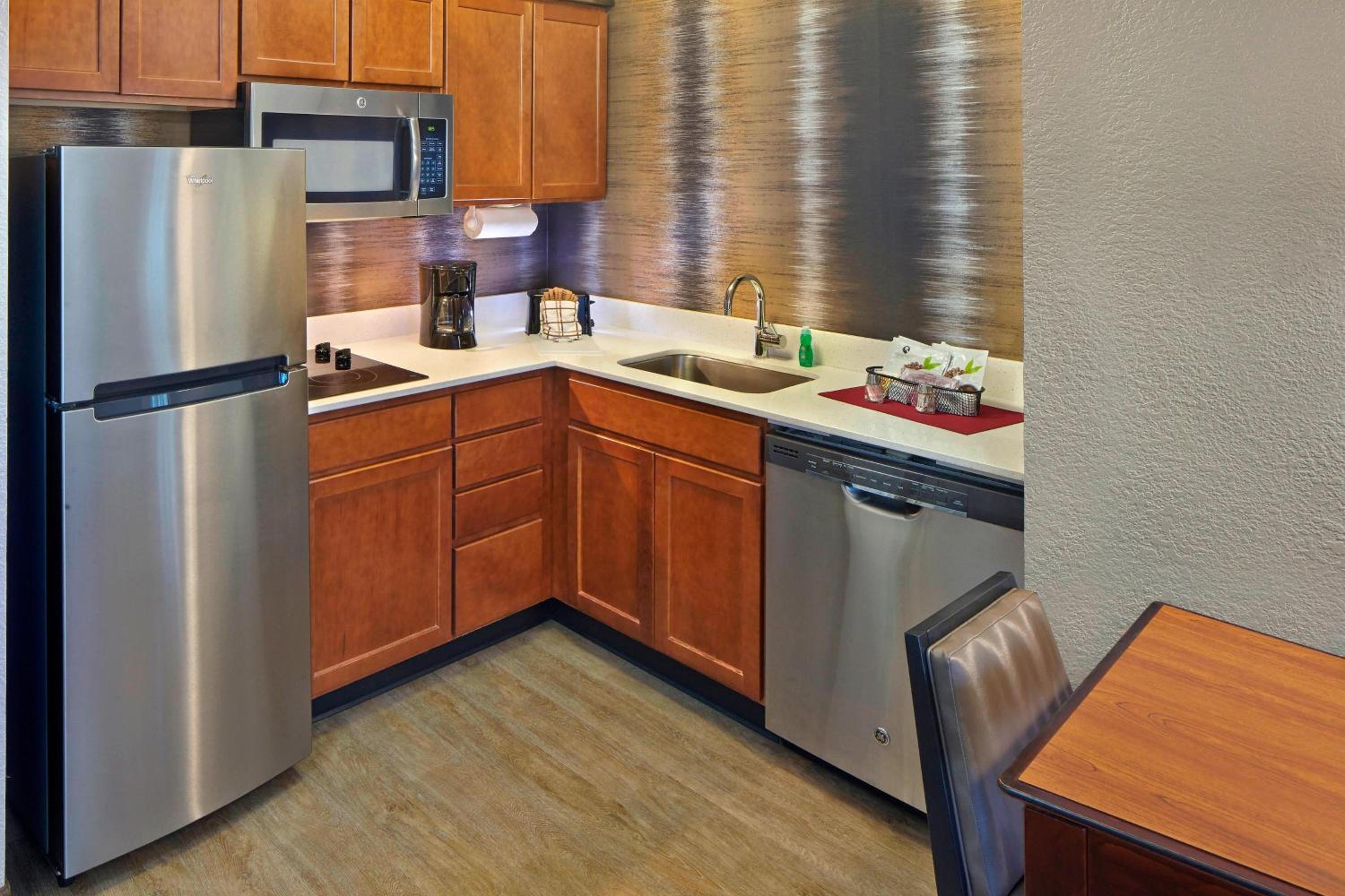 One-Bedroom King Suite with Sofa Bed and Transfer Shower - Mobility/Hearing Accessible photo 3