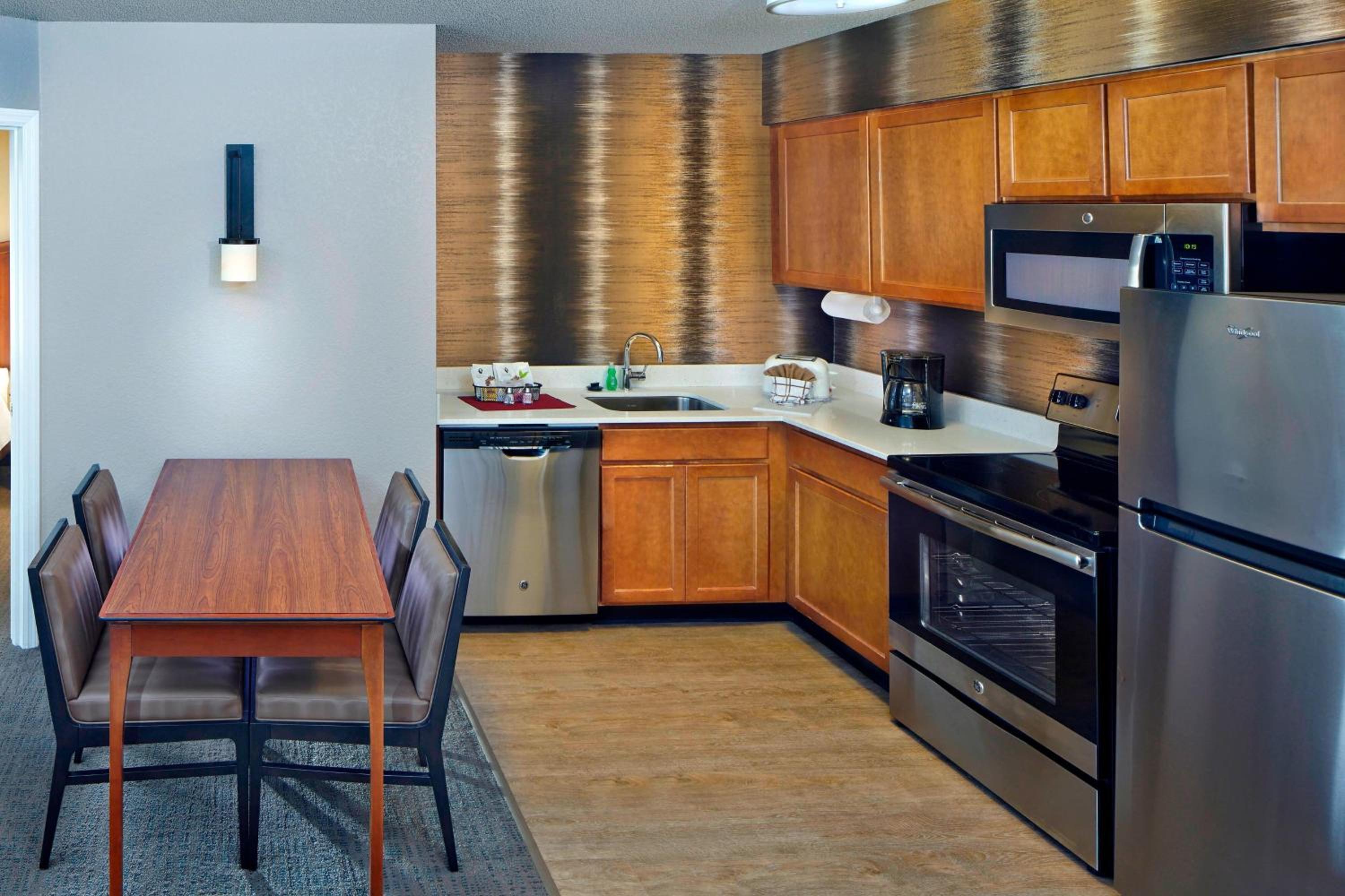 Two-Bedroom Suite - Hearing Accessible photo 2