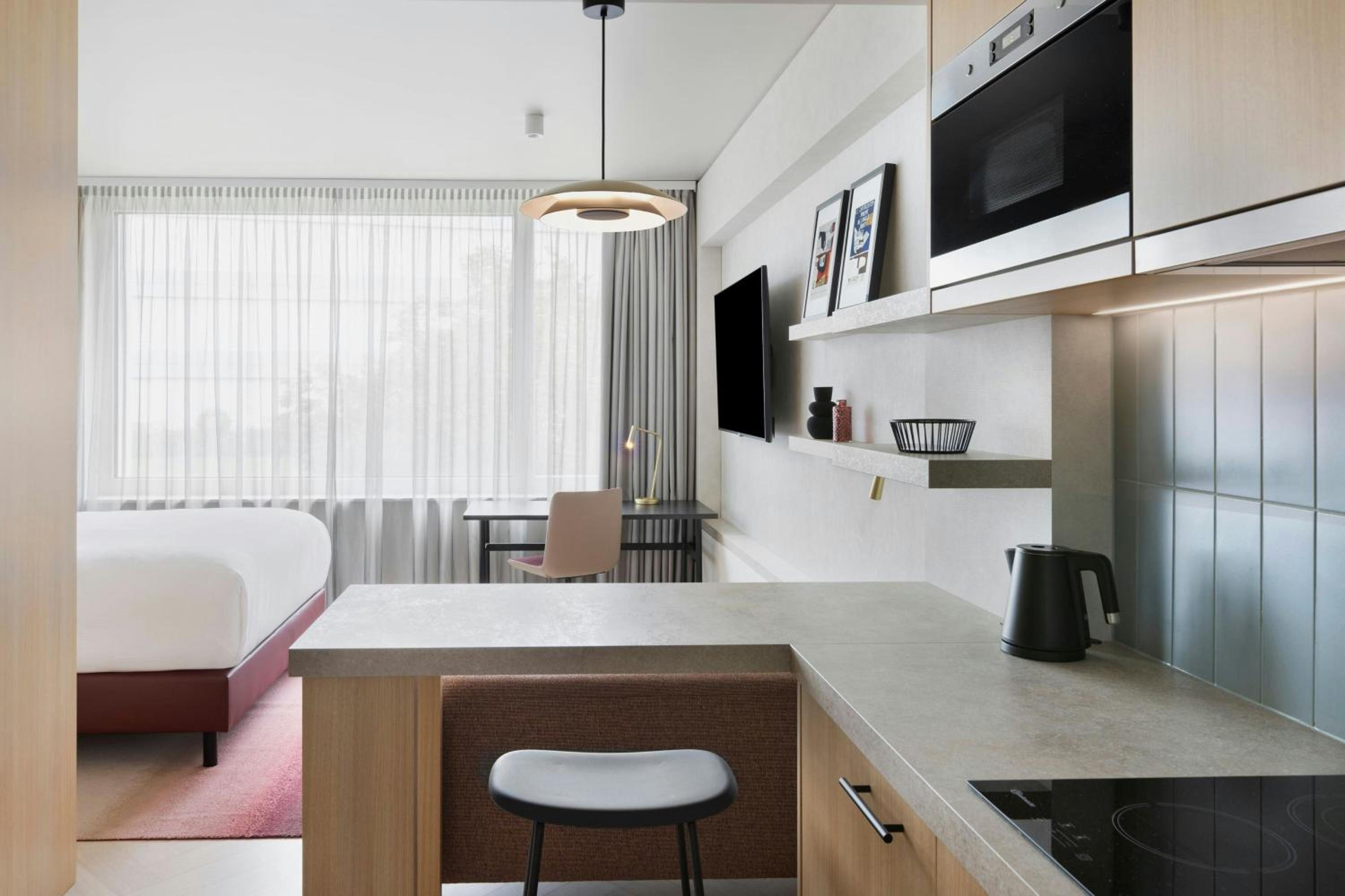 Comfort Queen Studio - High Floor
