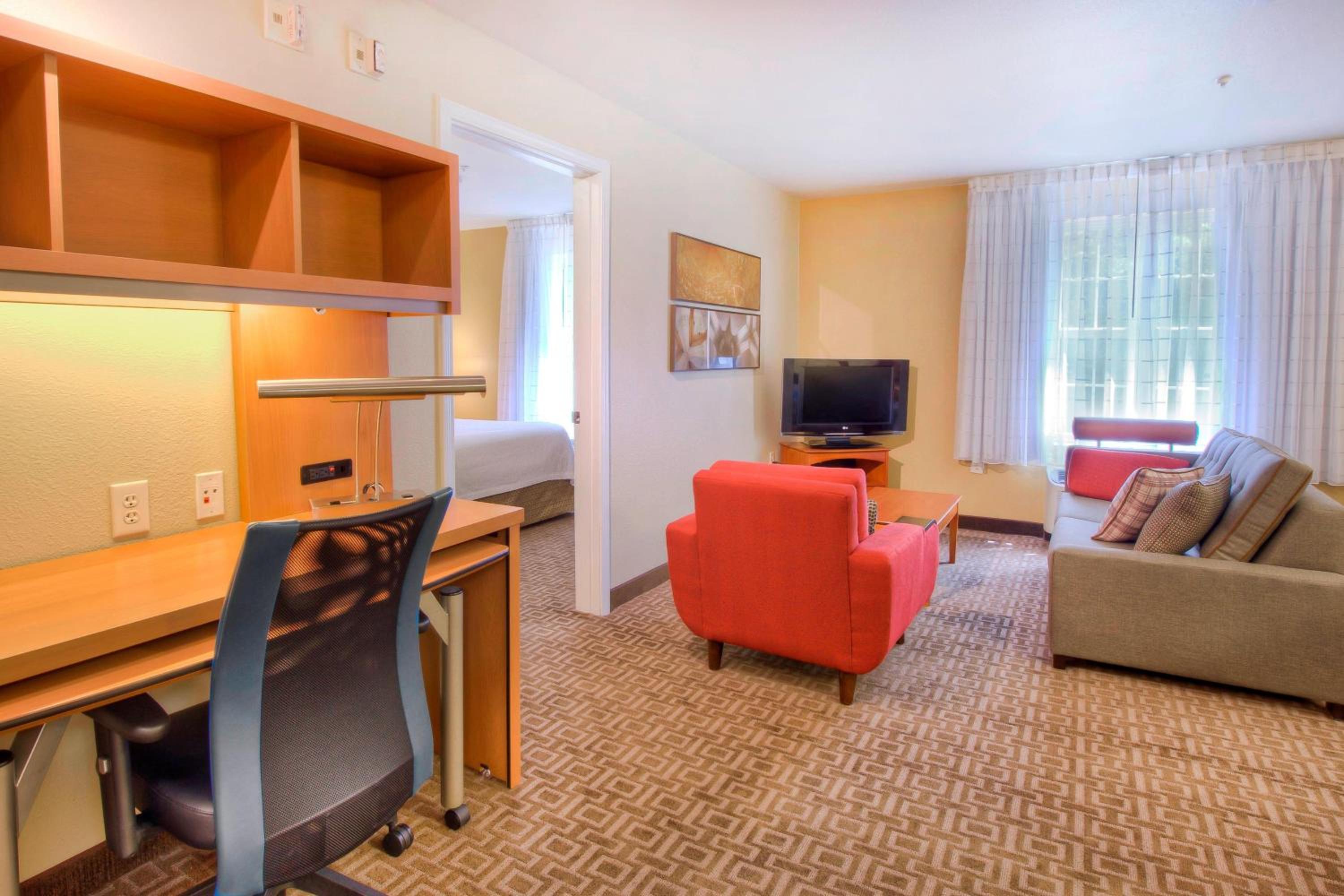 One-Bedroom Queen Suite with Sofa Bed - Photo 2