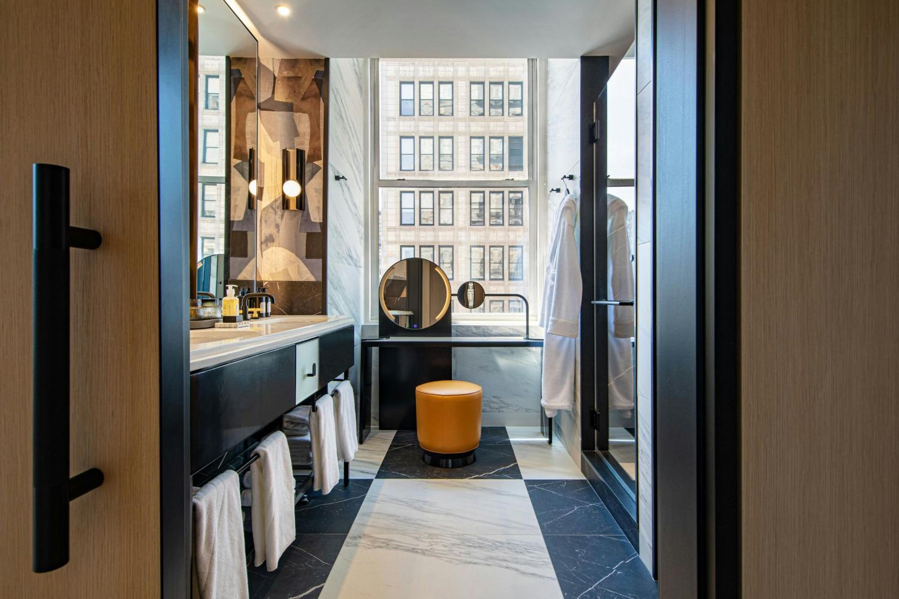 Urban King Suite