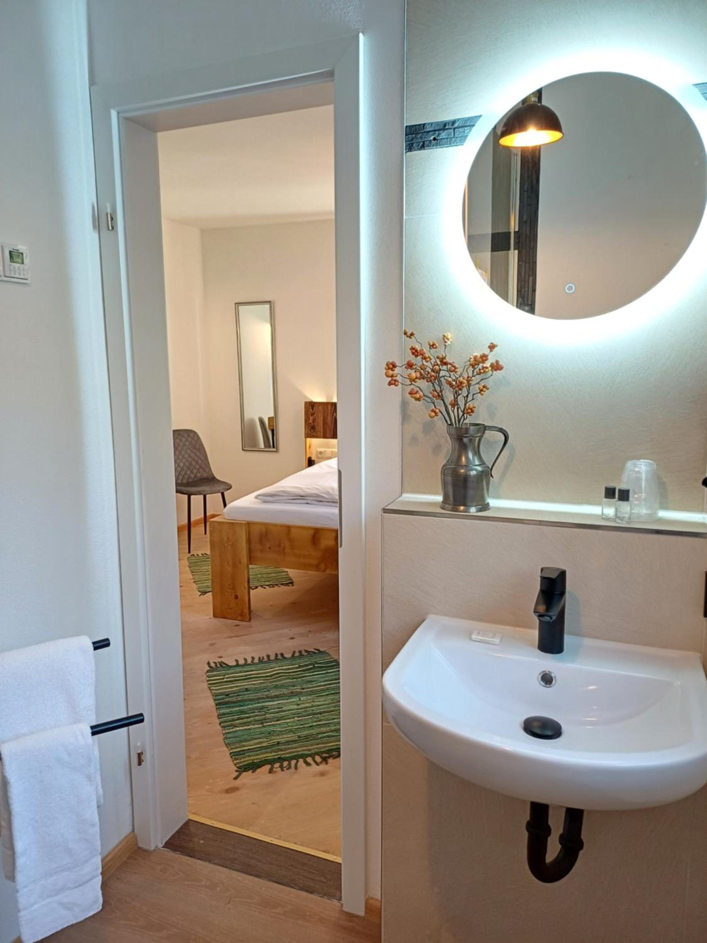 Small Double Room photo 2
