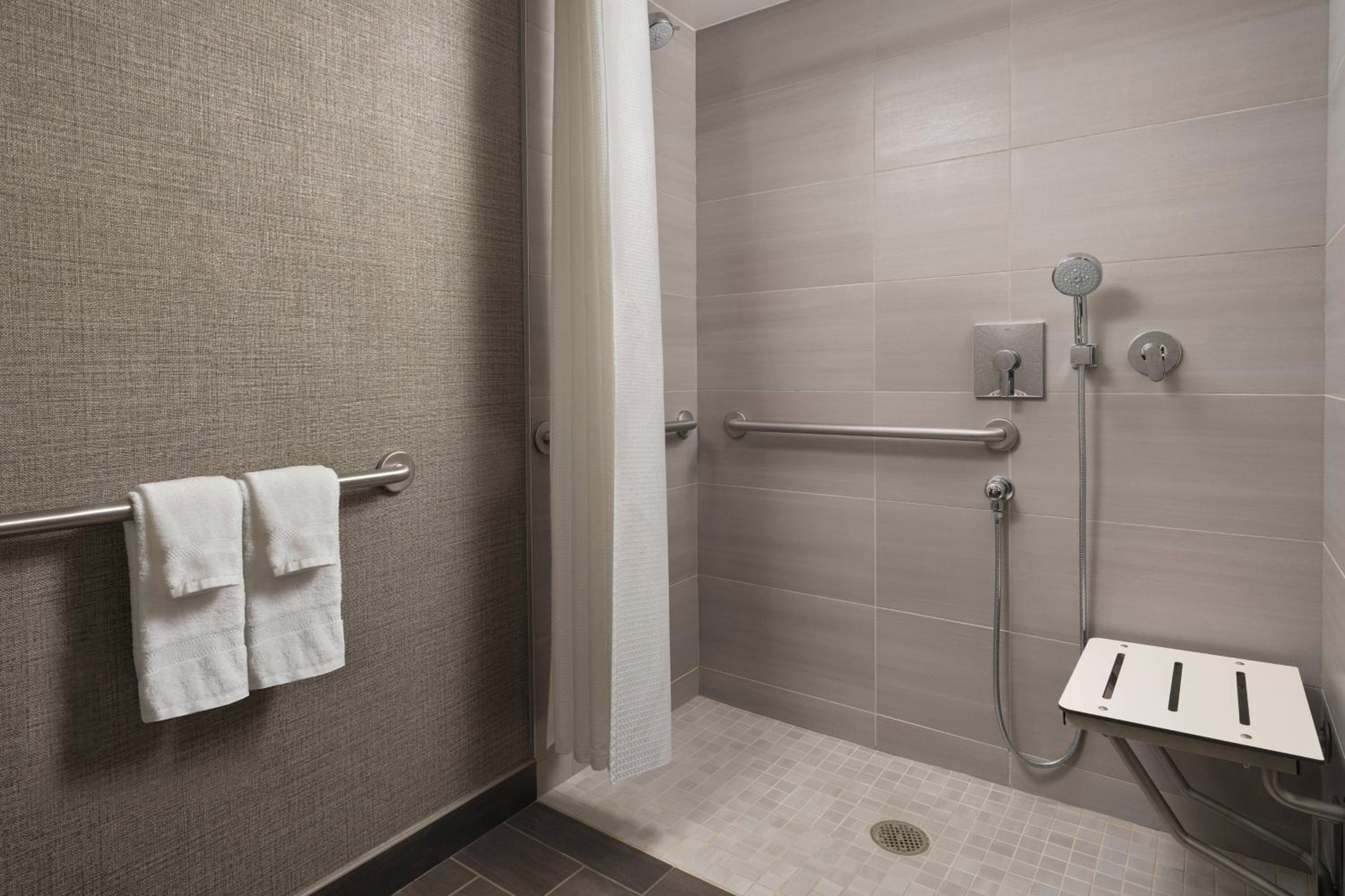 Ideal King Room with Balcony - Mobility/Hearing Accessible with Roll-In Shower photo 3