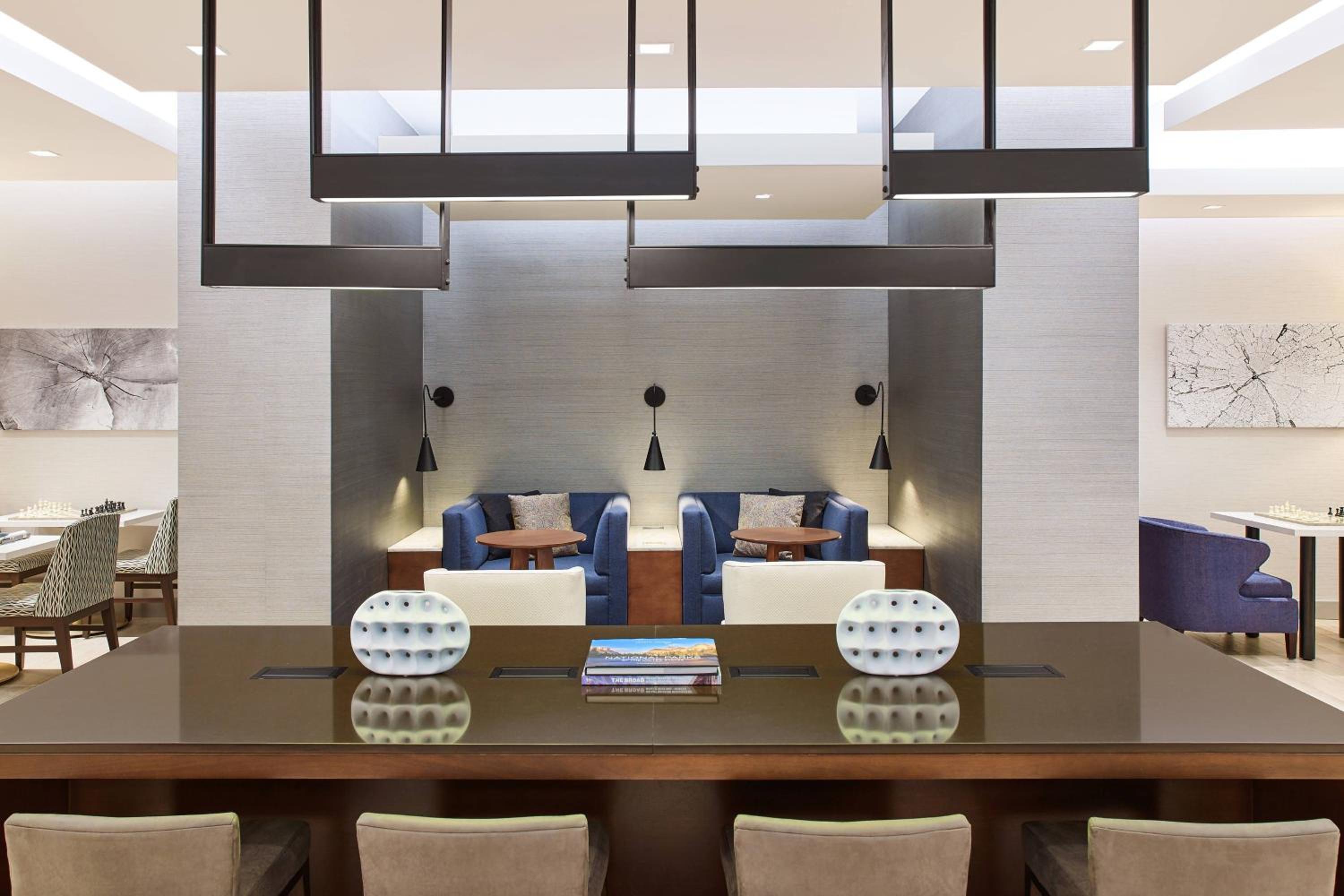 King Room - Club Level/M Club Lounge Access - Mobility Accessible with Tub photo 3