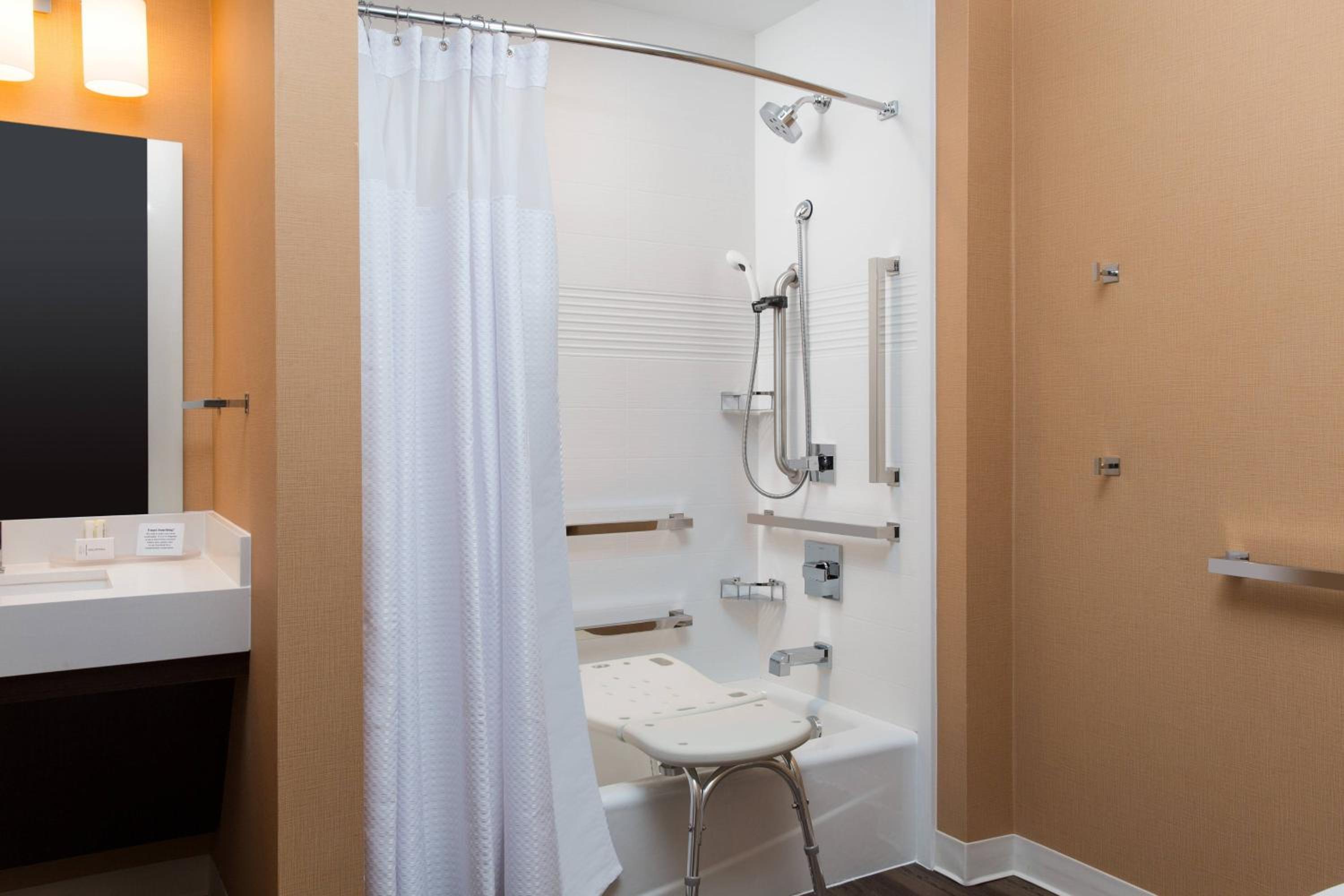 Studio King Suite with Sofa Bed - Mobility Accessible with Tub photo 2