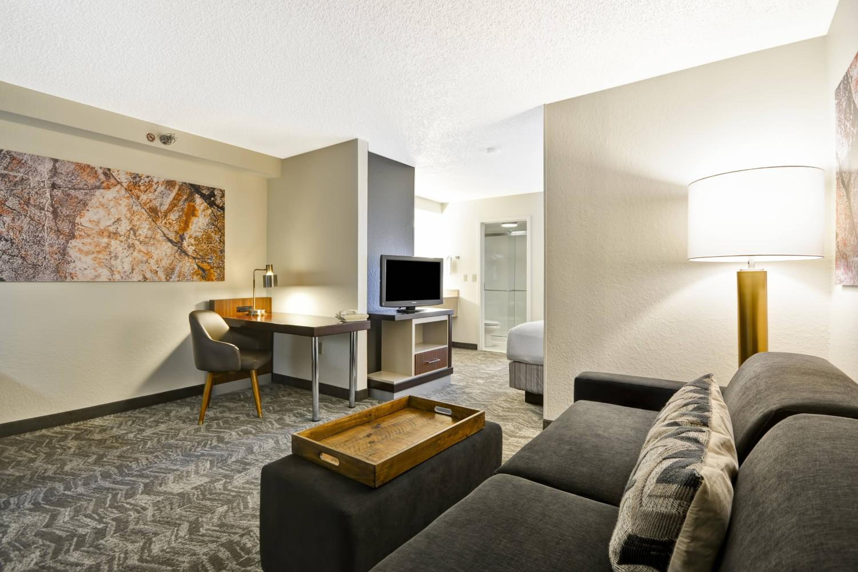 Suite with Two Double Beds and Adapted Tub - Mobility and Hearing Accessible