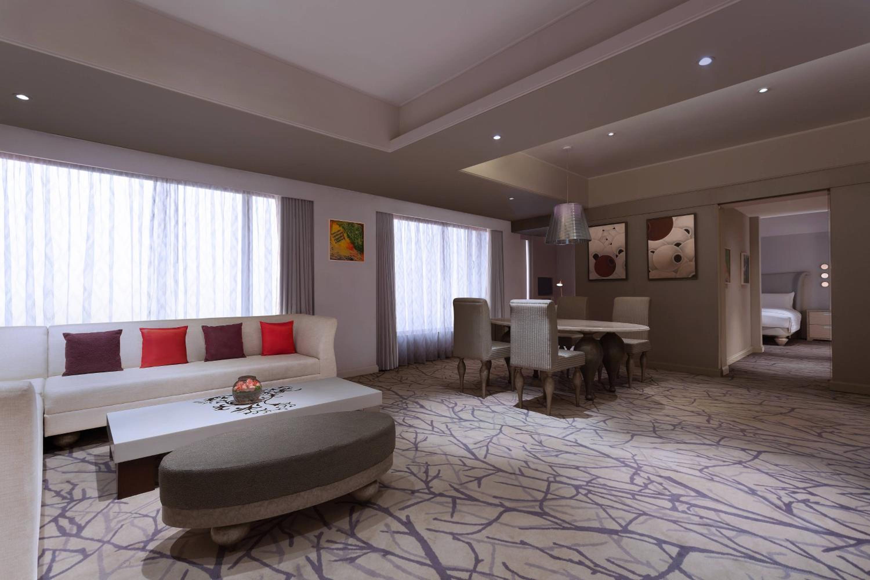 One-Bedroom Presidential Suite with Executive Lounge Access