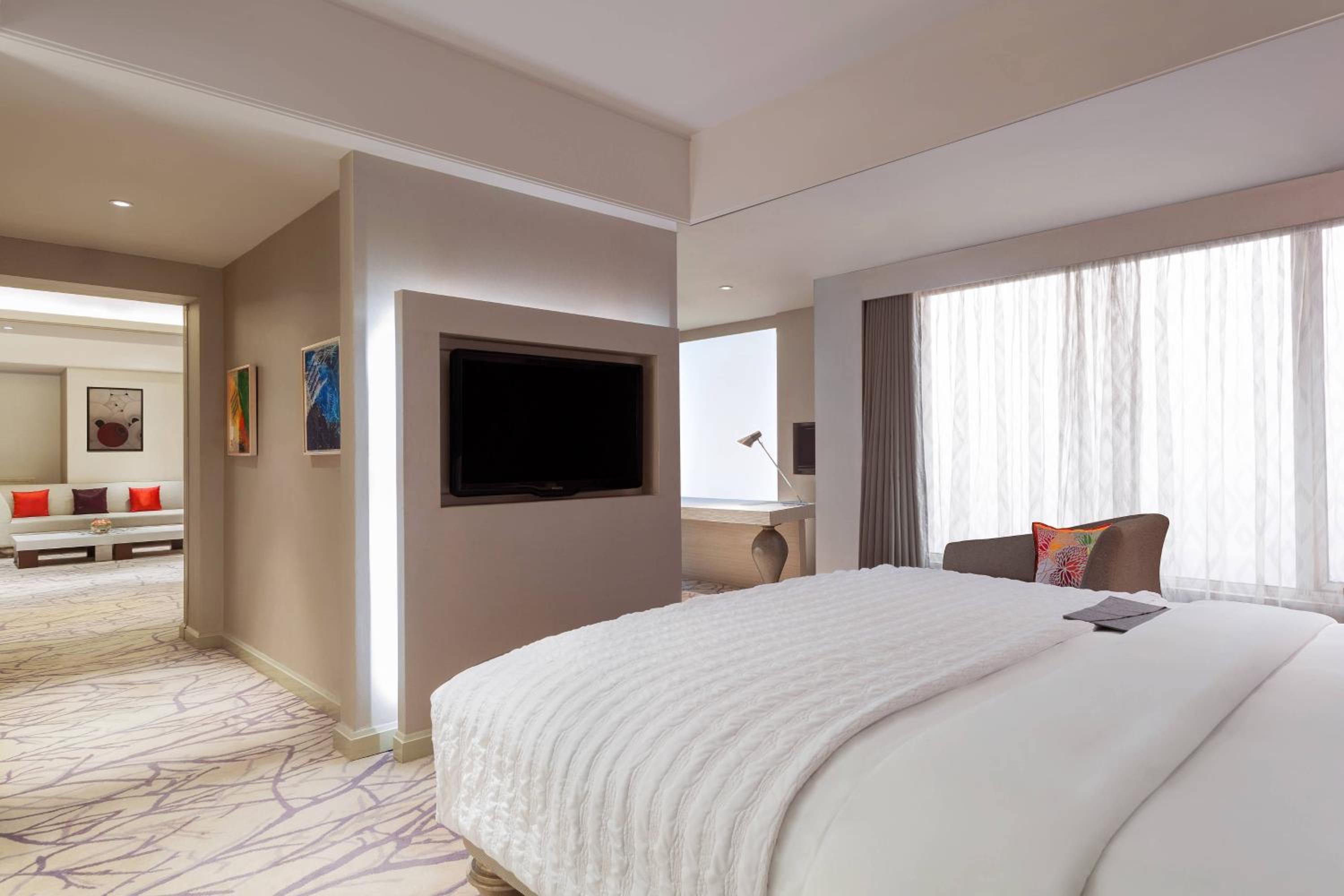 One-Bedroom Presidential Suite with Executive Lounge Access