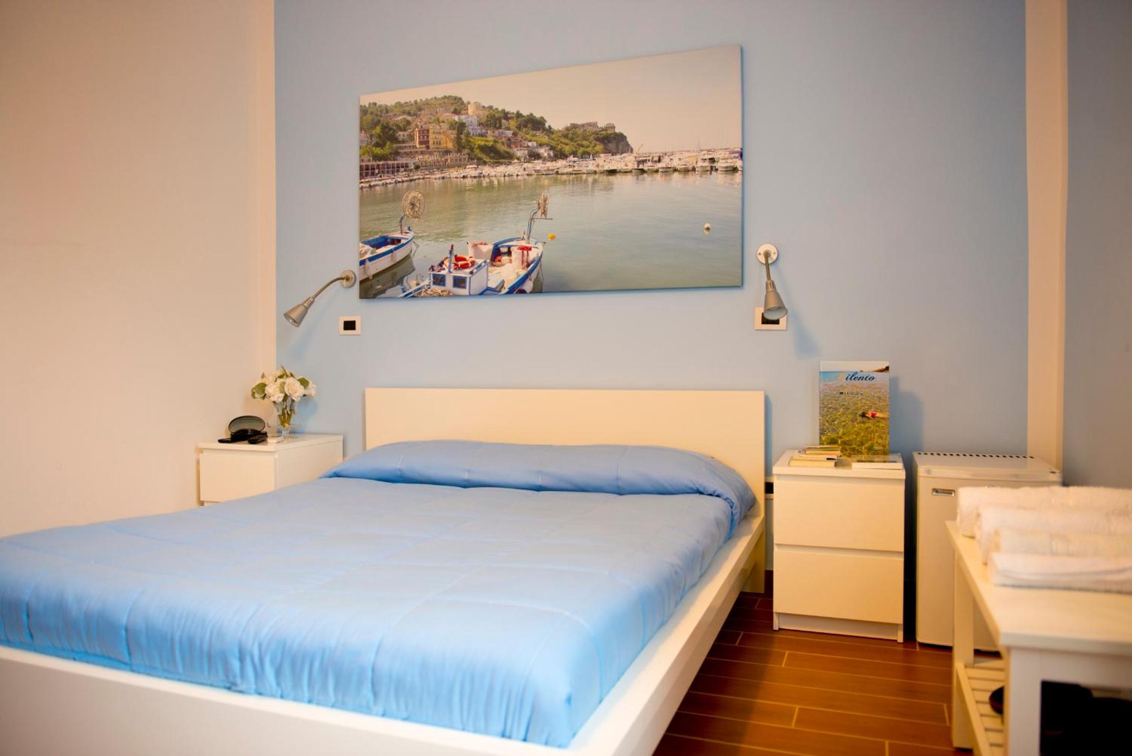 Quadruple Room with Private Bathroom photo 3