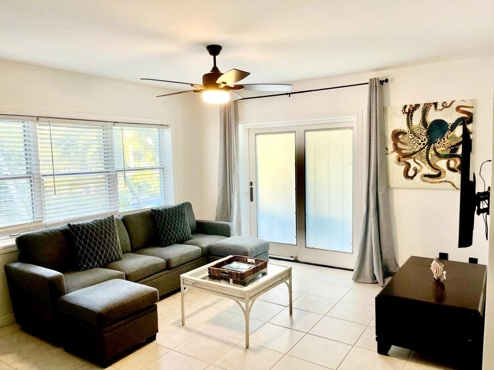 One-Bedroom House photo 1