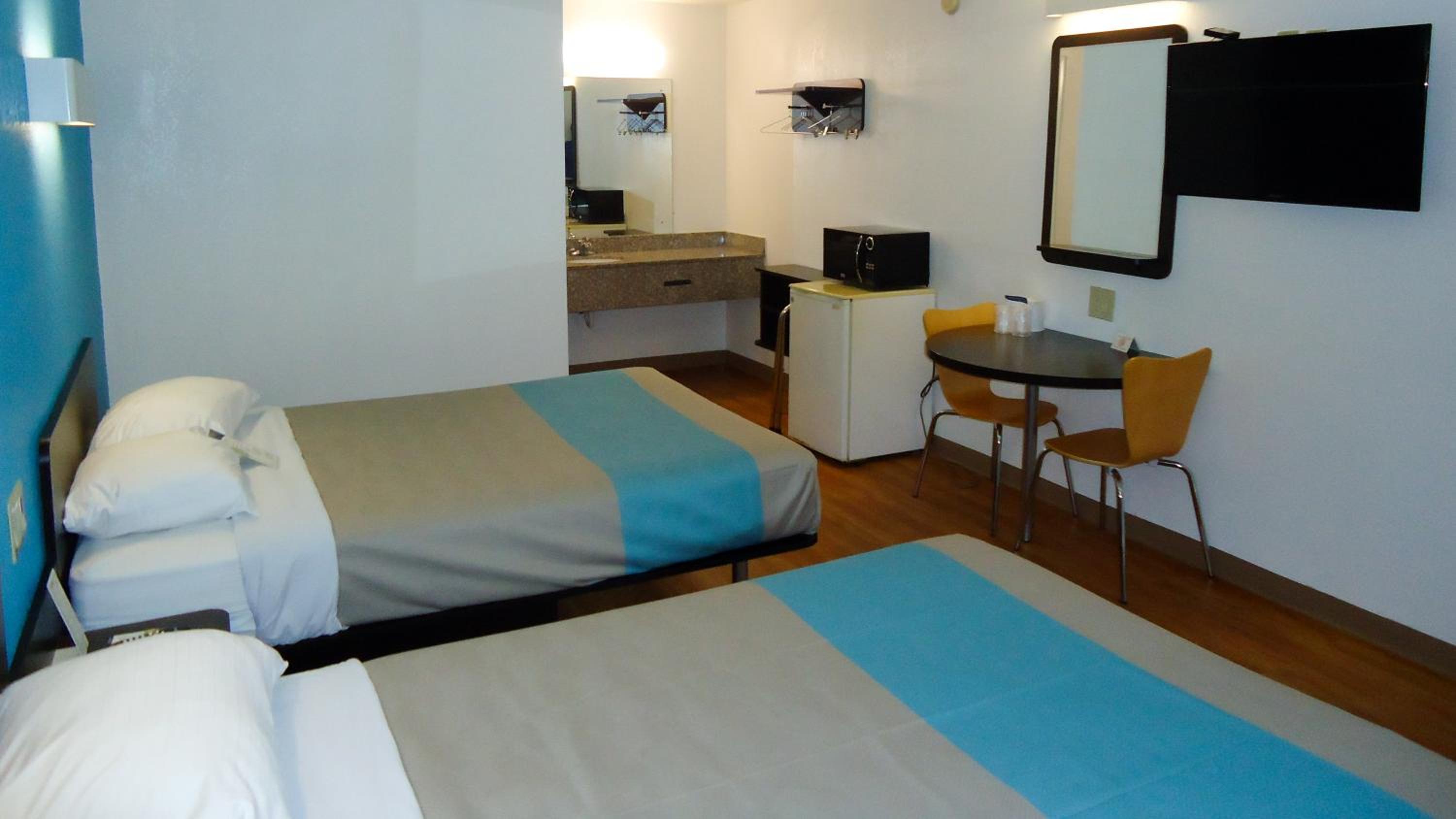 Standard Double Room with Two Double Beds - Photo 1