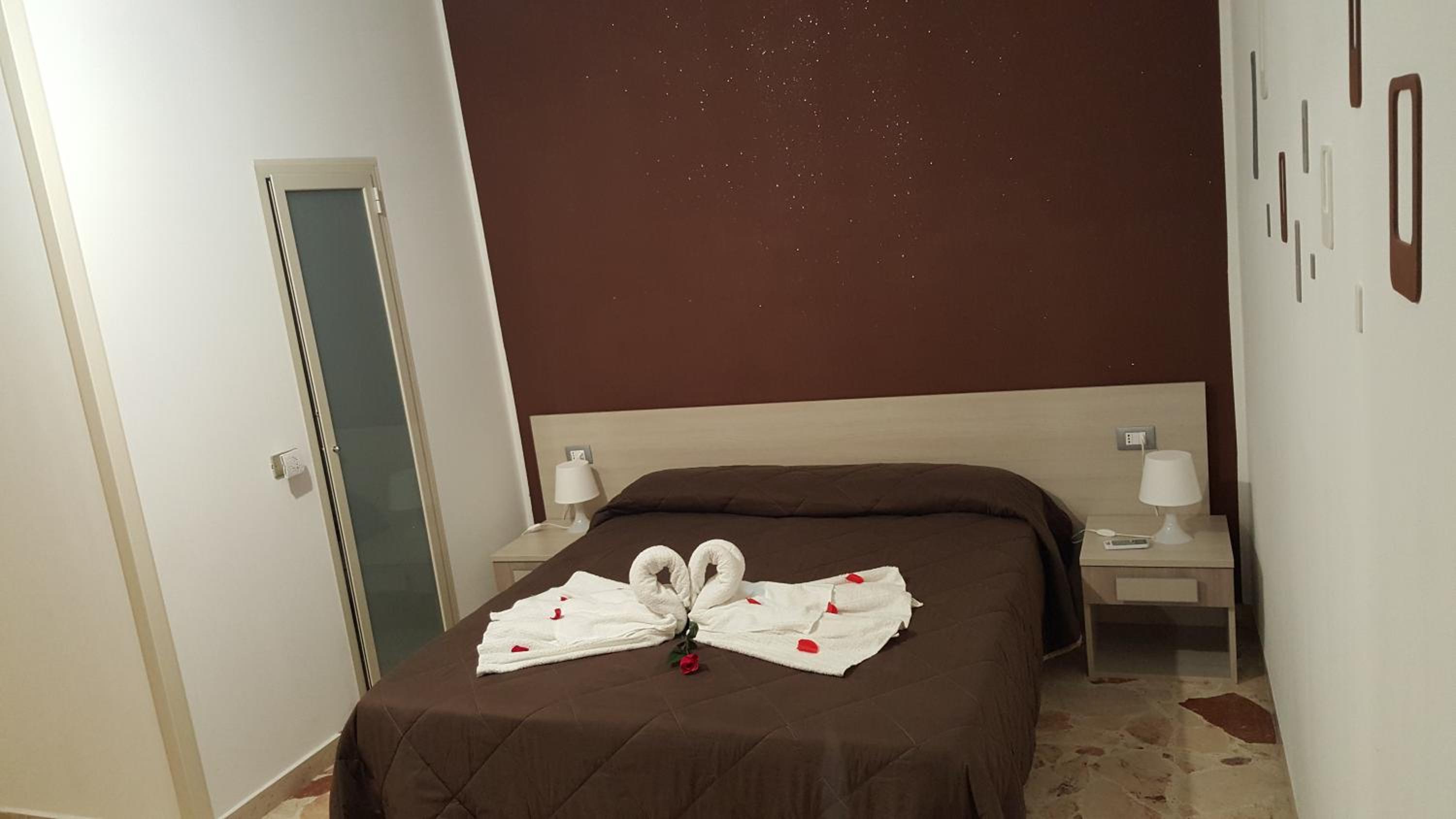 Double Room - Photo 4