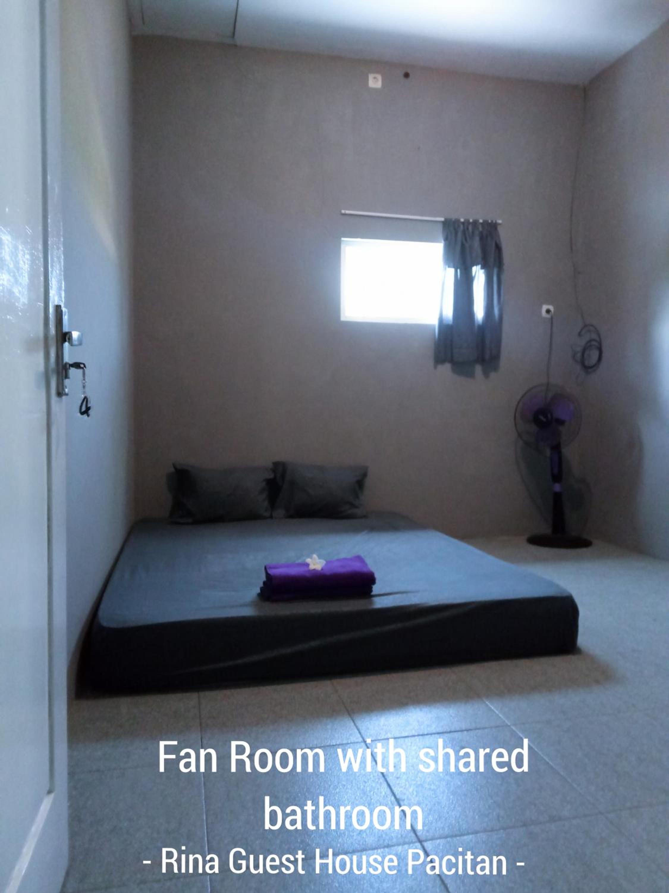Double Room with Shared Bathroom photo 1