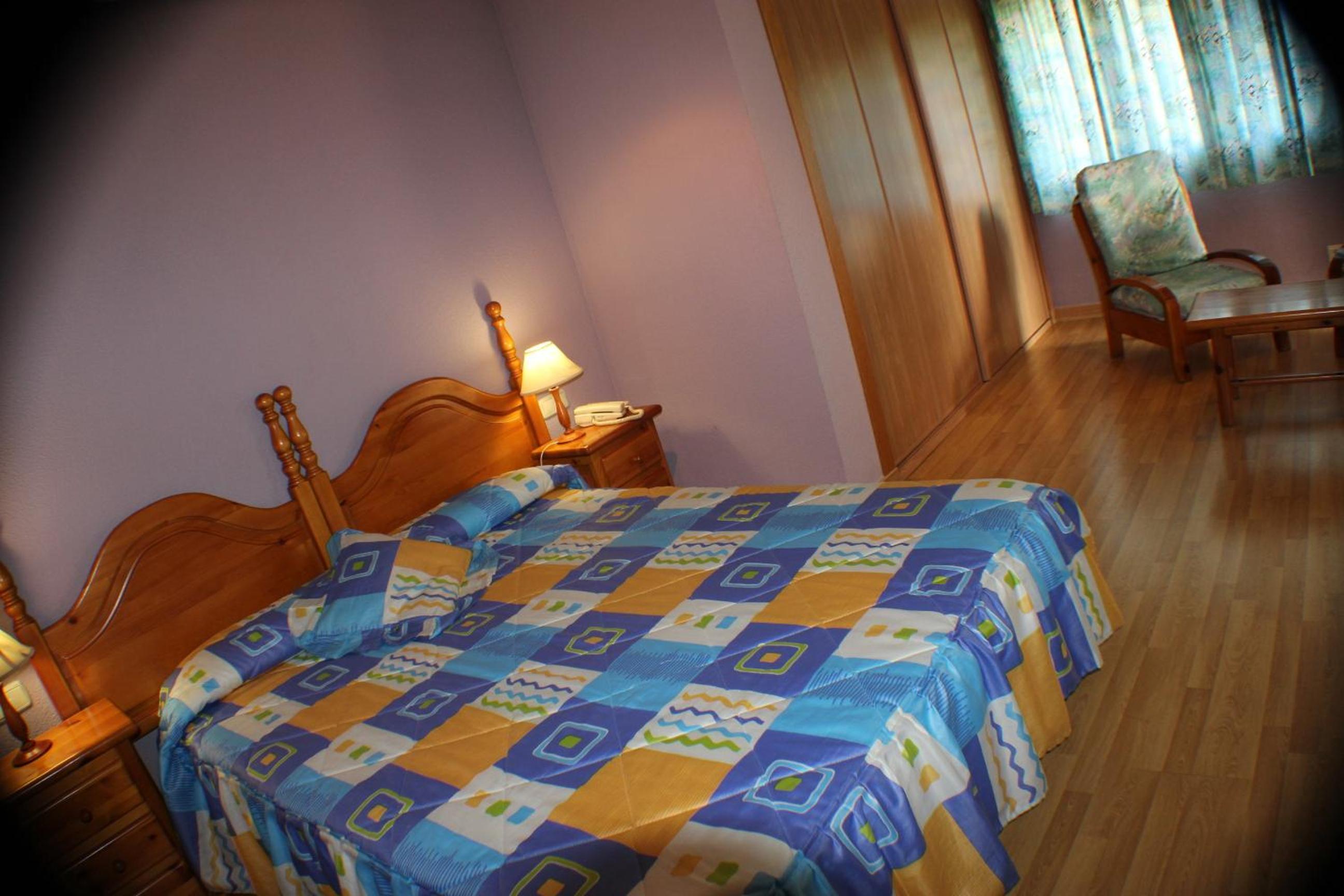 Standard Double Room - Photo 5