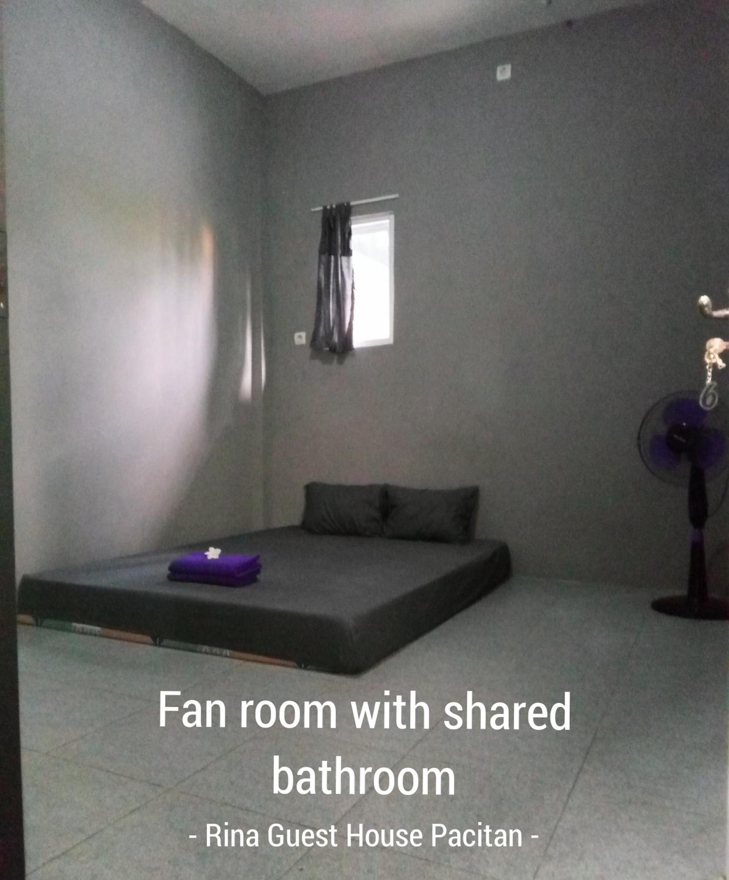 Double Room with Shared Bathroom photo 1