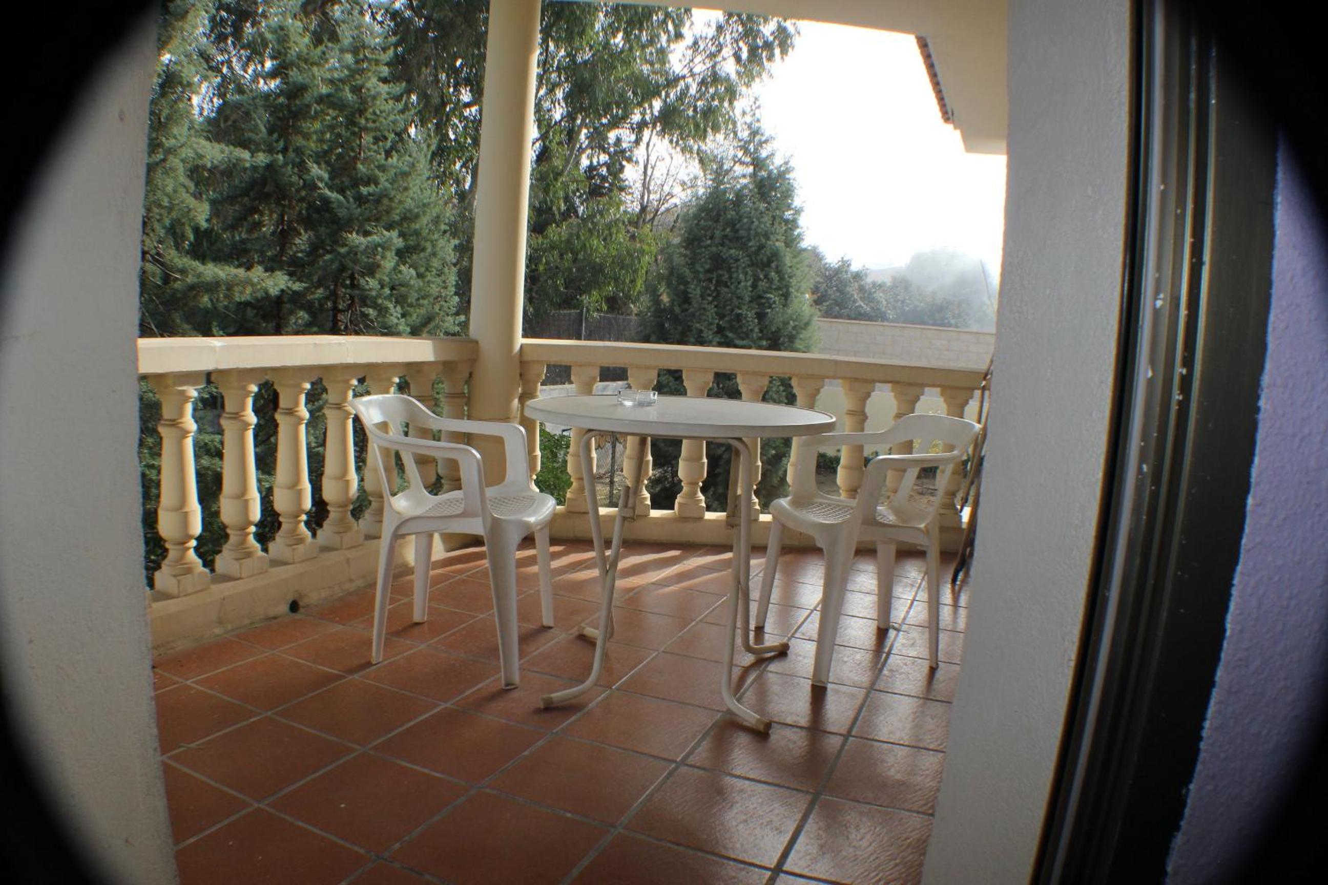 Family Room (3 Adults) - Photo 6