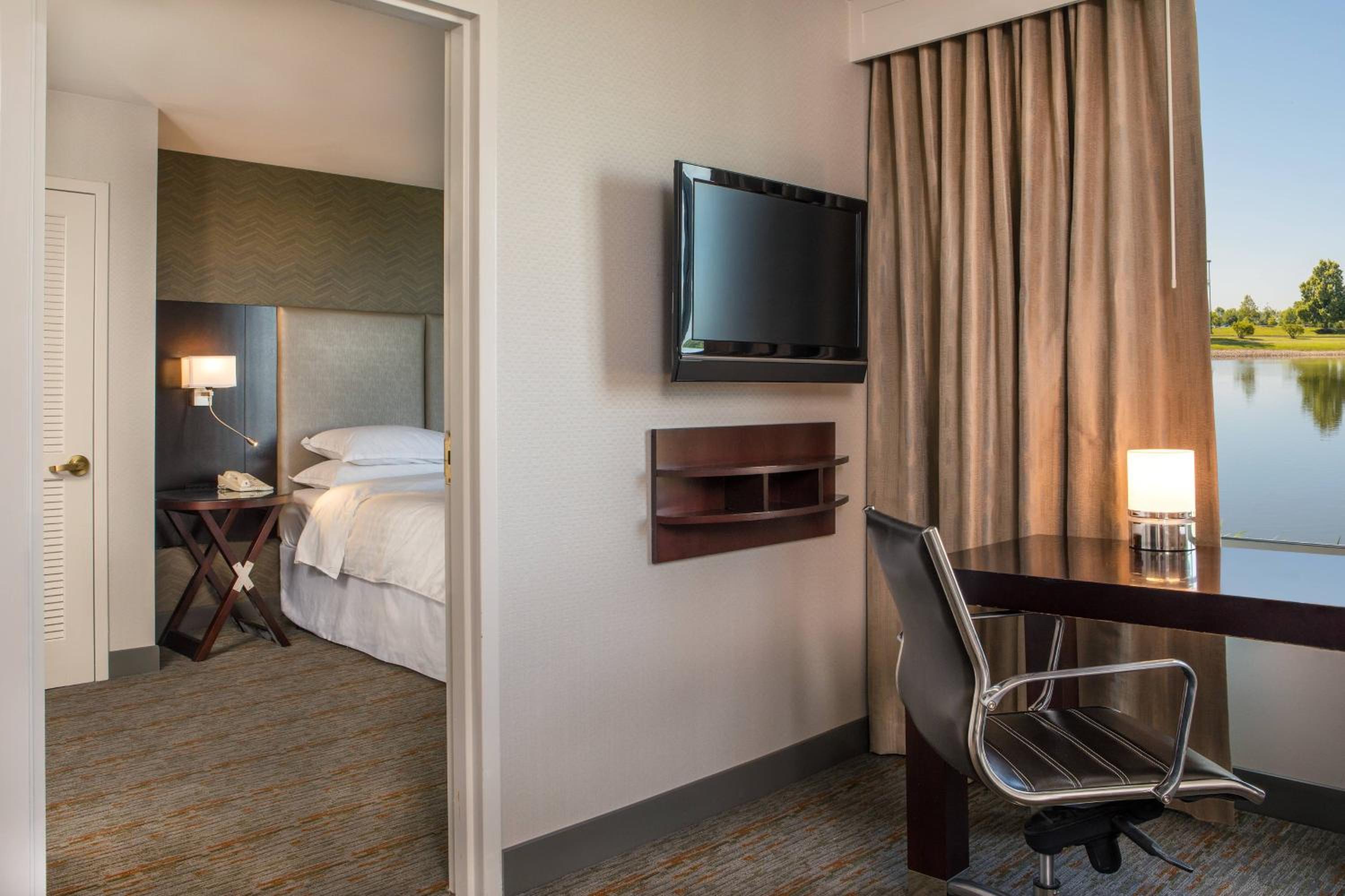 King Room with Sofa Bed and Roll-in Shower - Mobility and Hearing Accessible photo 3