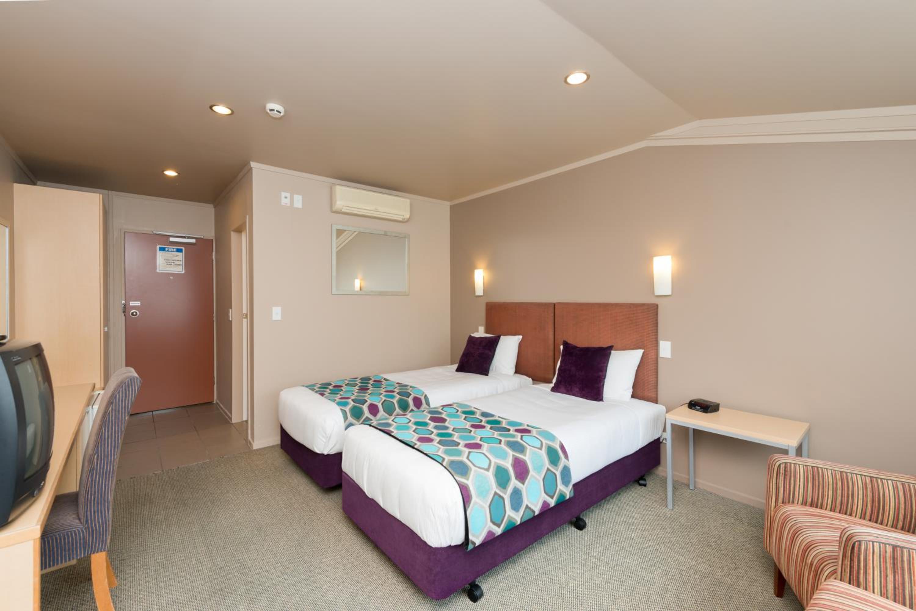 Standard Twin Room - Photo 2