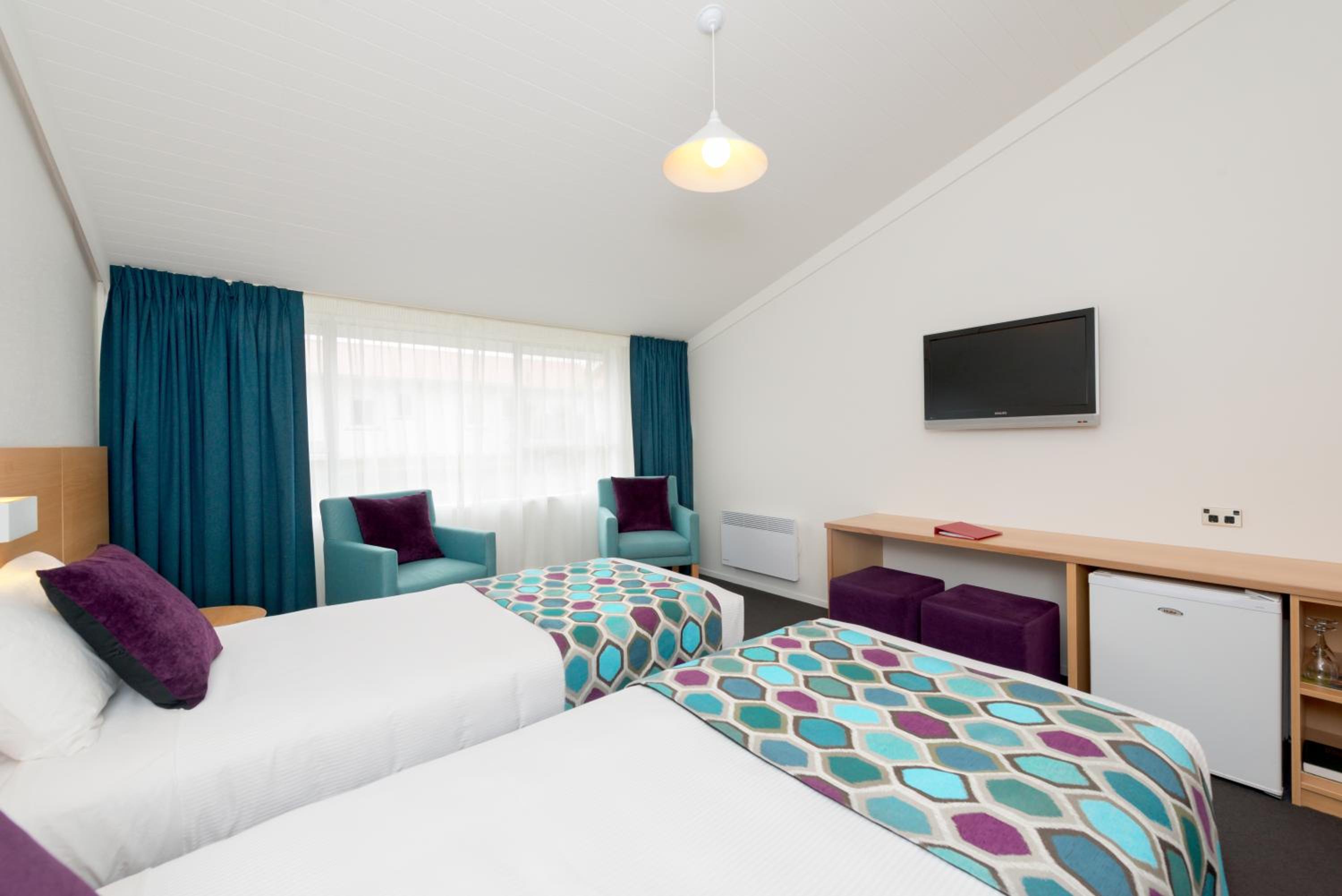 Standard Twin Room - Photo 6