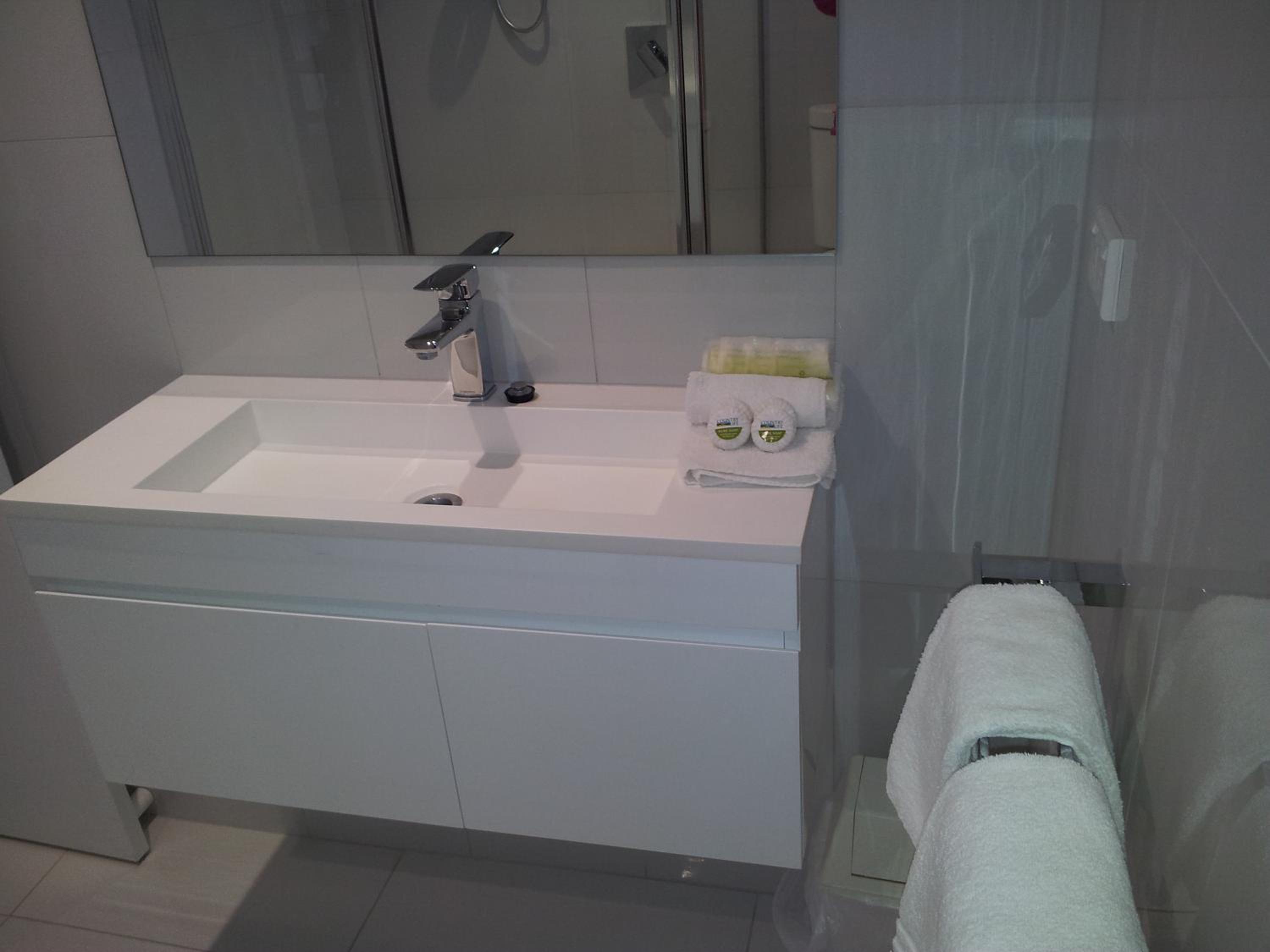 Three-Bedroom Apartment - Photo 3