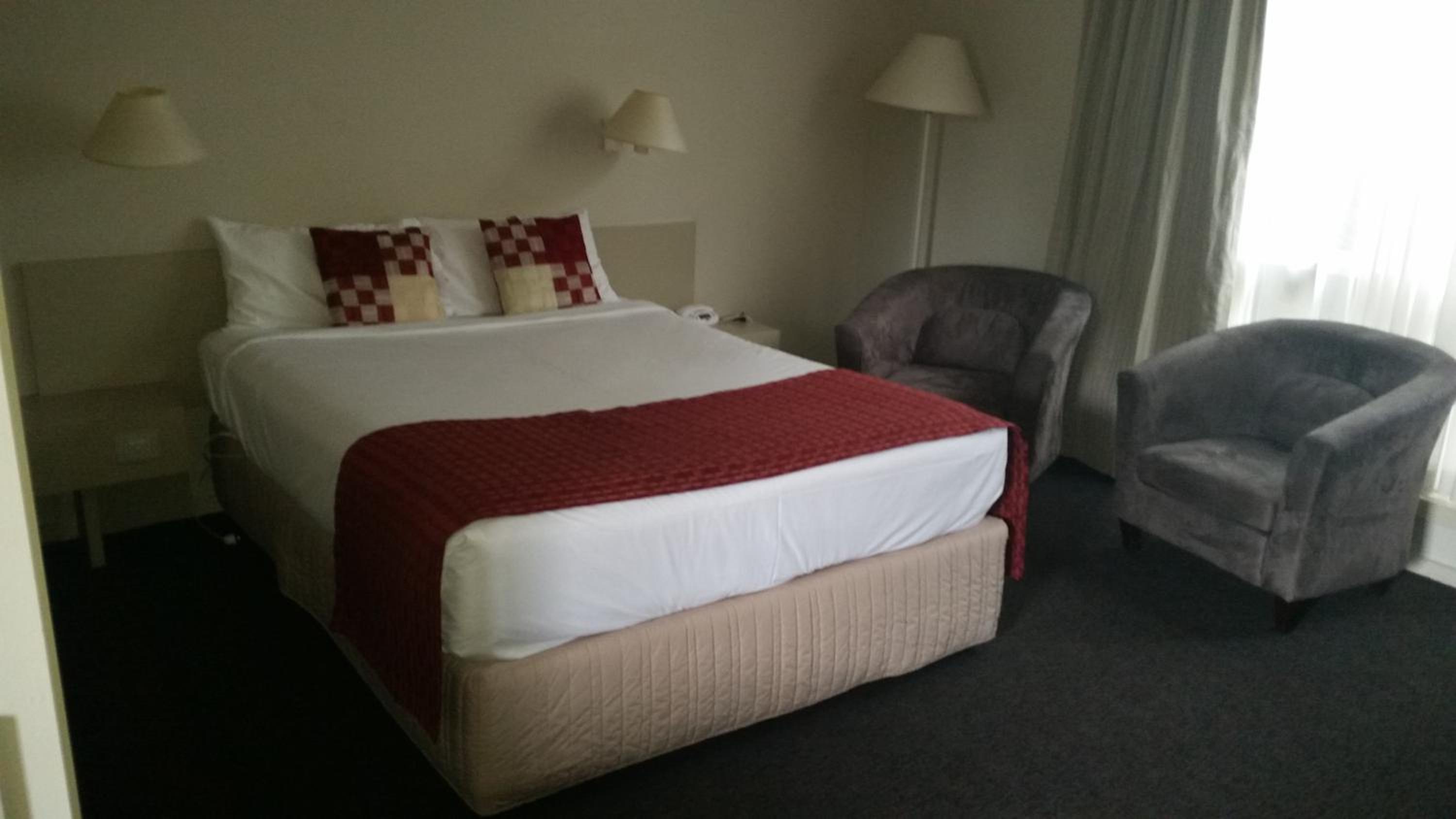 Deluxe Queen Room - Photo 4
