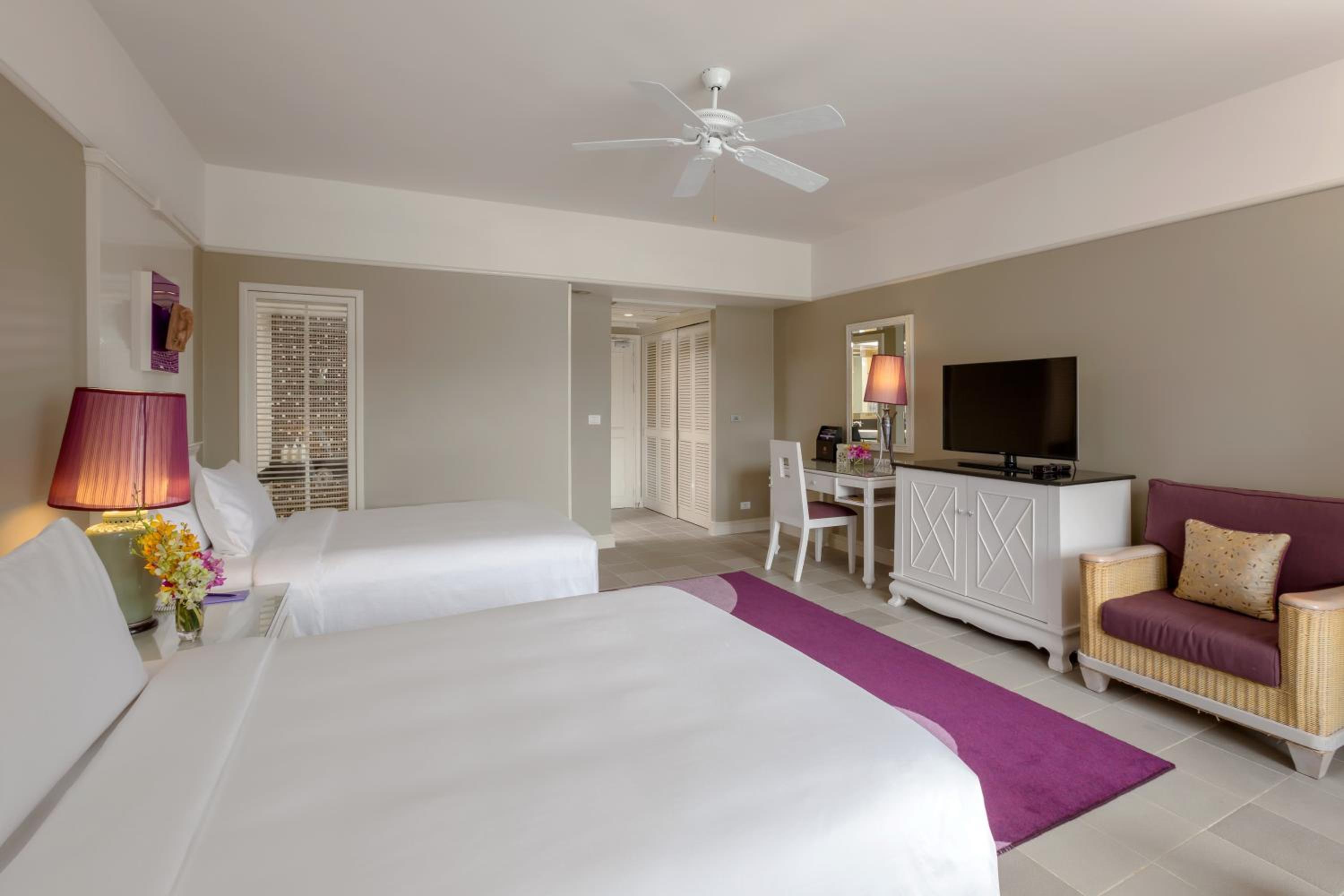 Laguna Twin Room - Photo 6