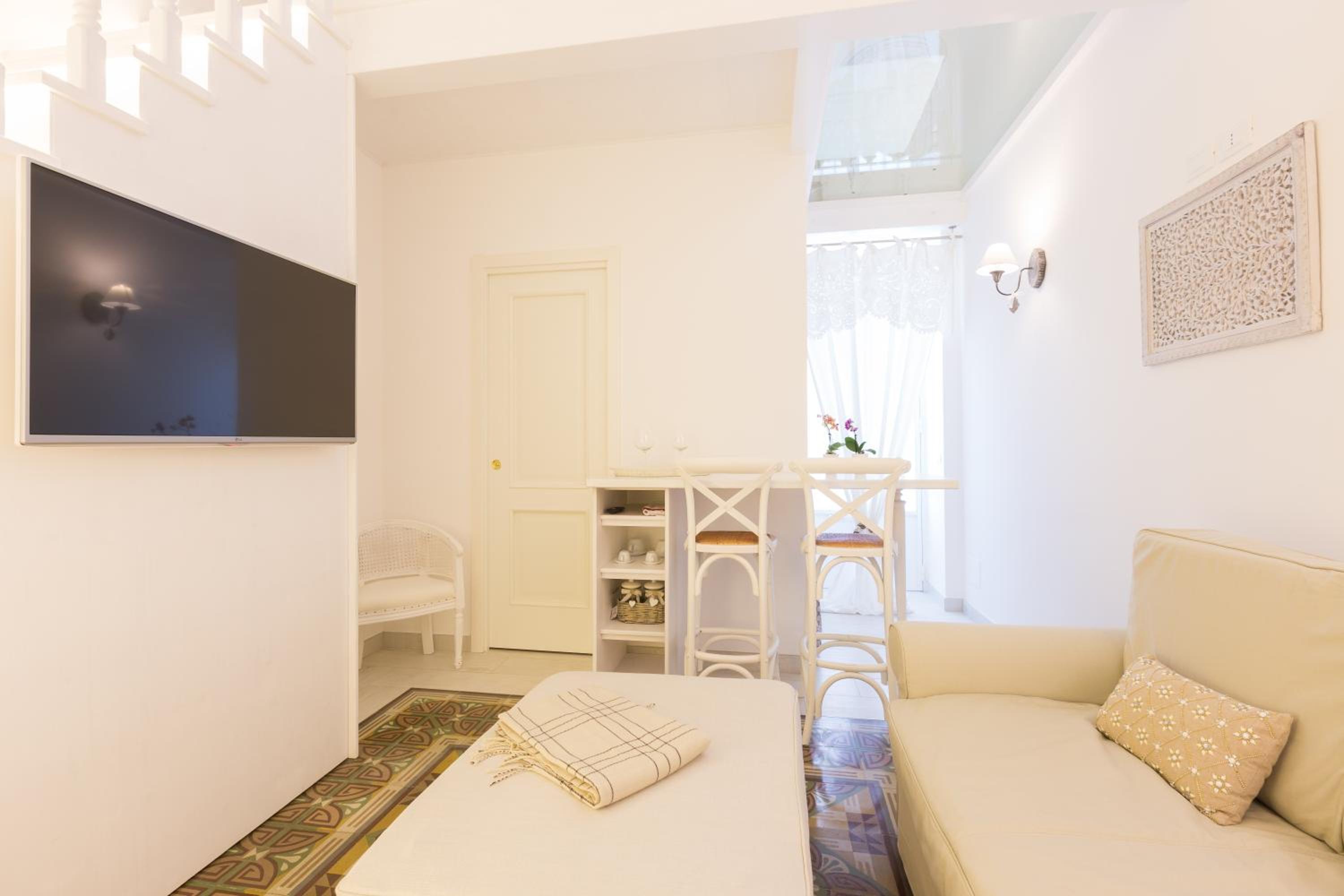 Deluxe Junior Suite - Split Level - Photo 3