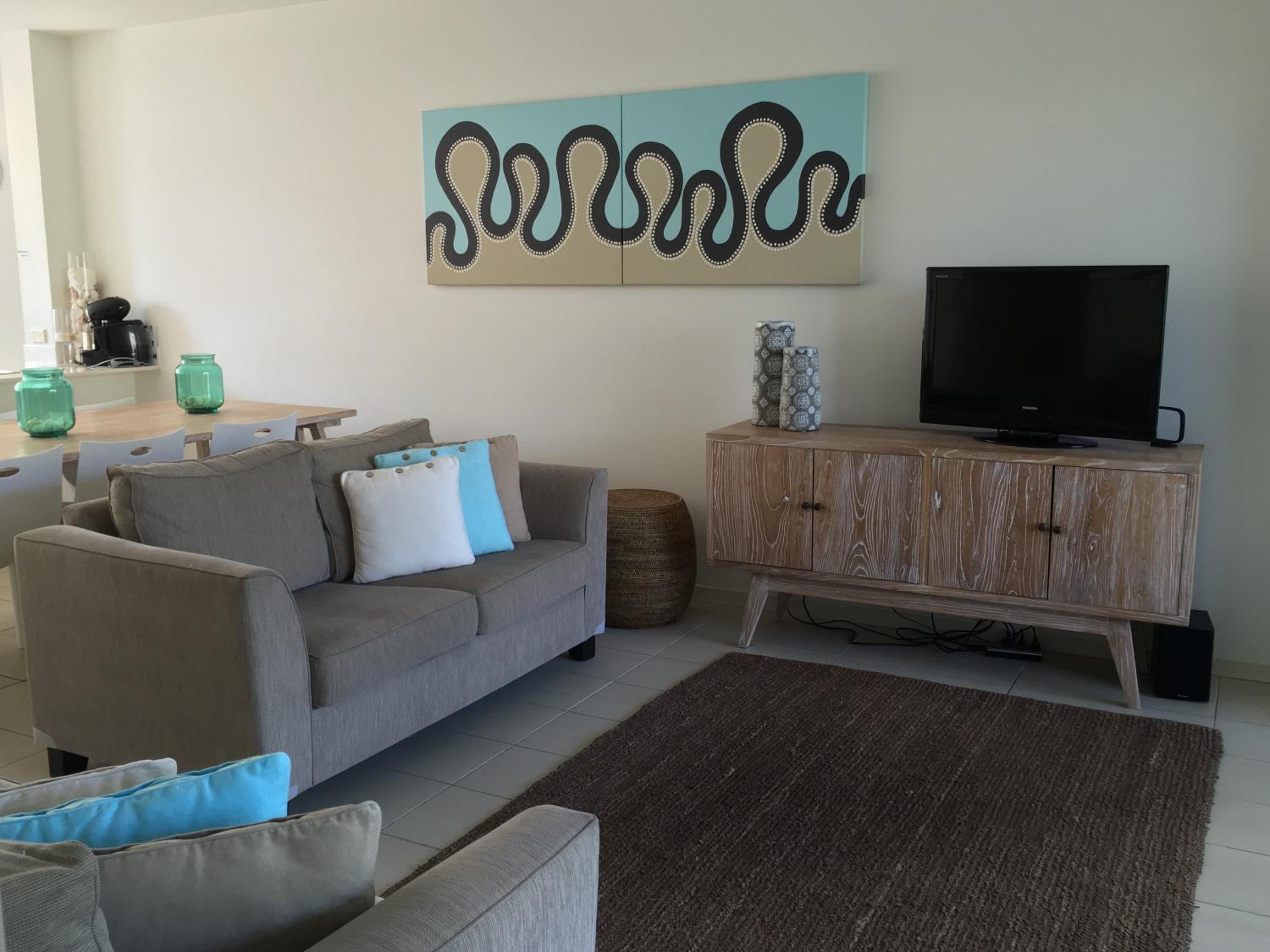Two-Bedroom Apartment with Water View - Photo 20
