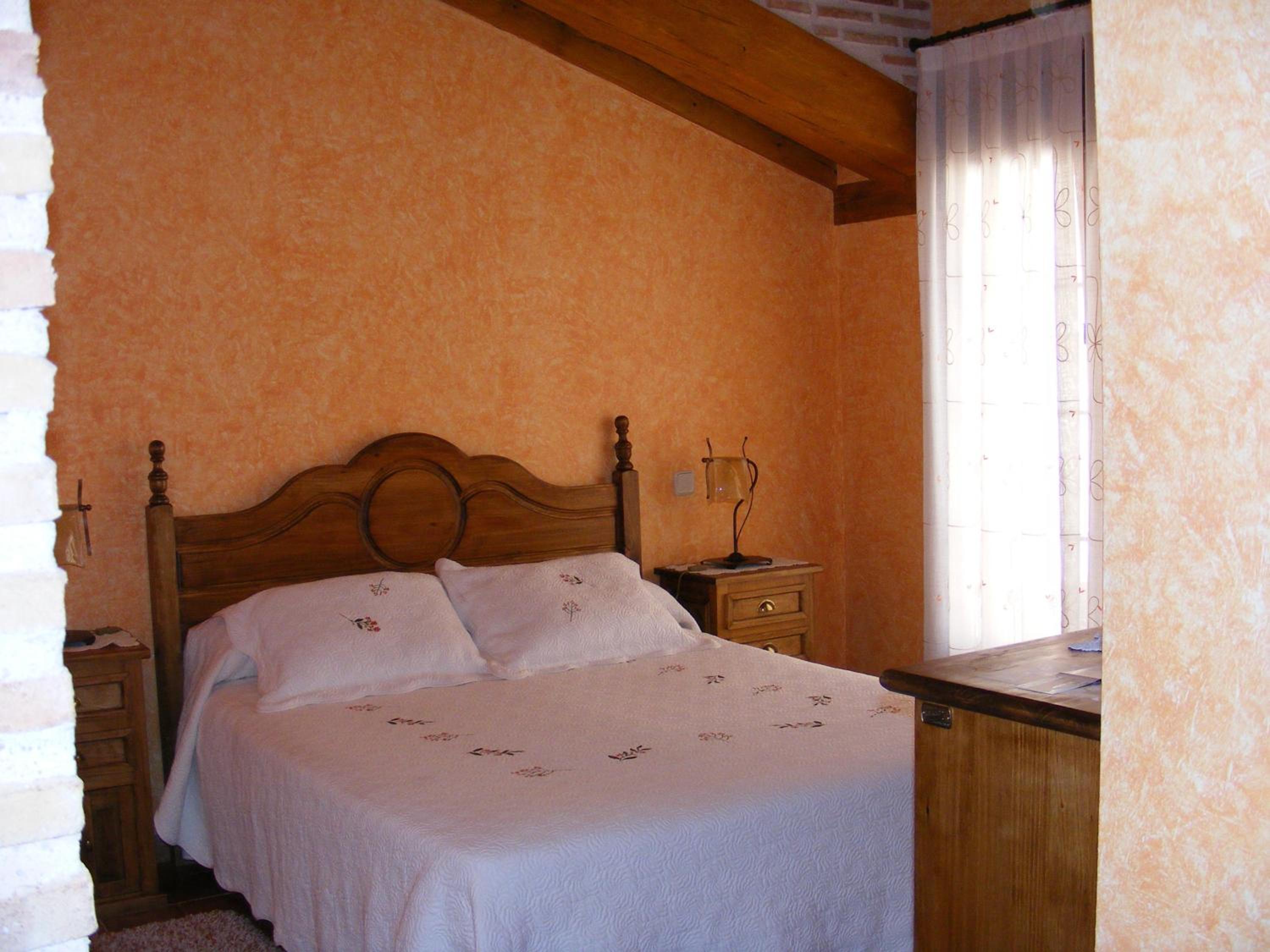 Double Room with Private Bathroom - Photo 3