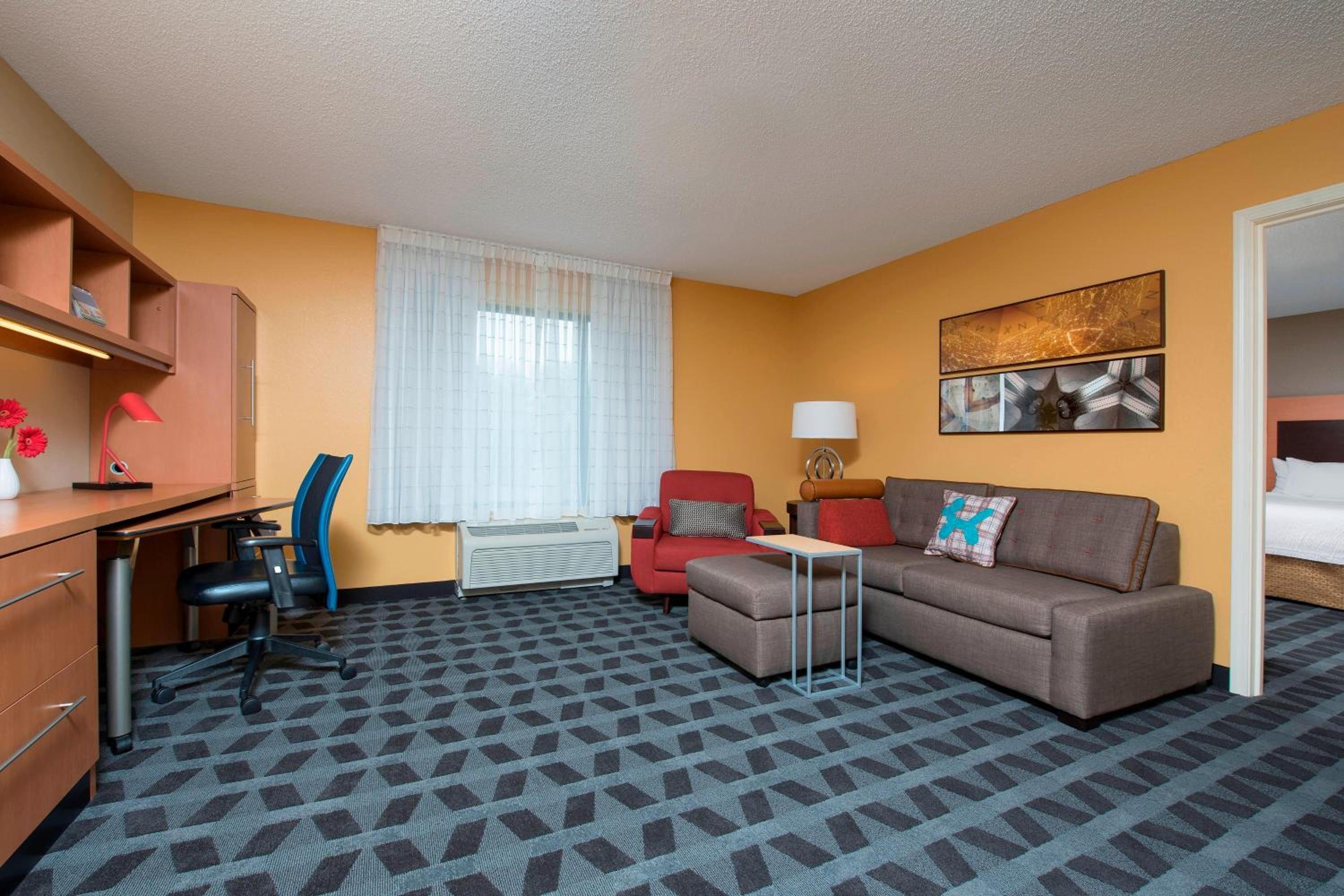 One-Bedroom King Suite with Sofa Bed and Roll-in Shower - Mobility and Hearing Accessible