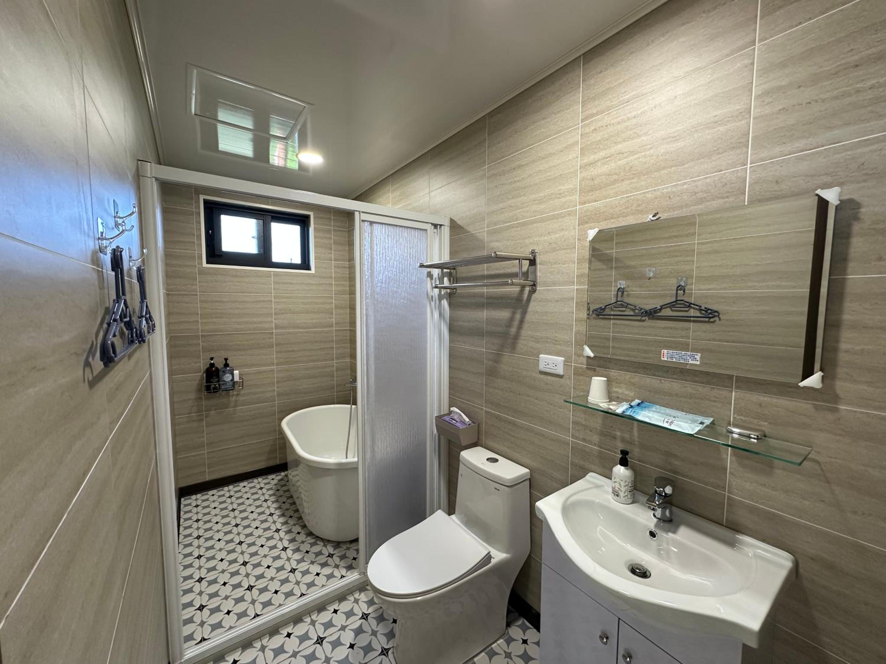 Small Twin Room photo 1