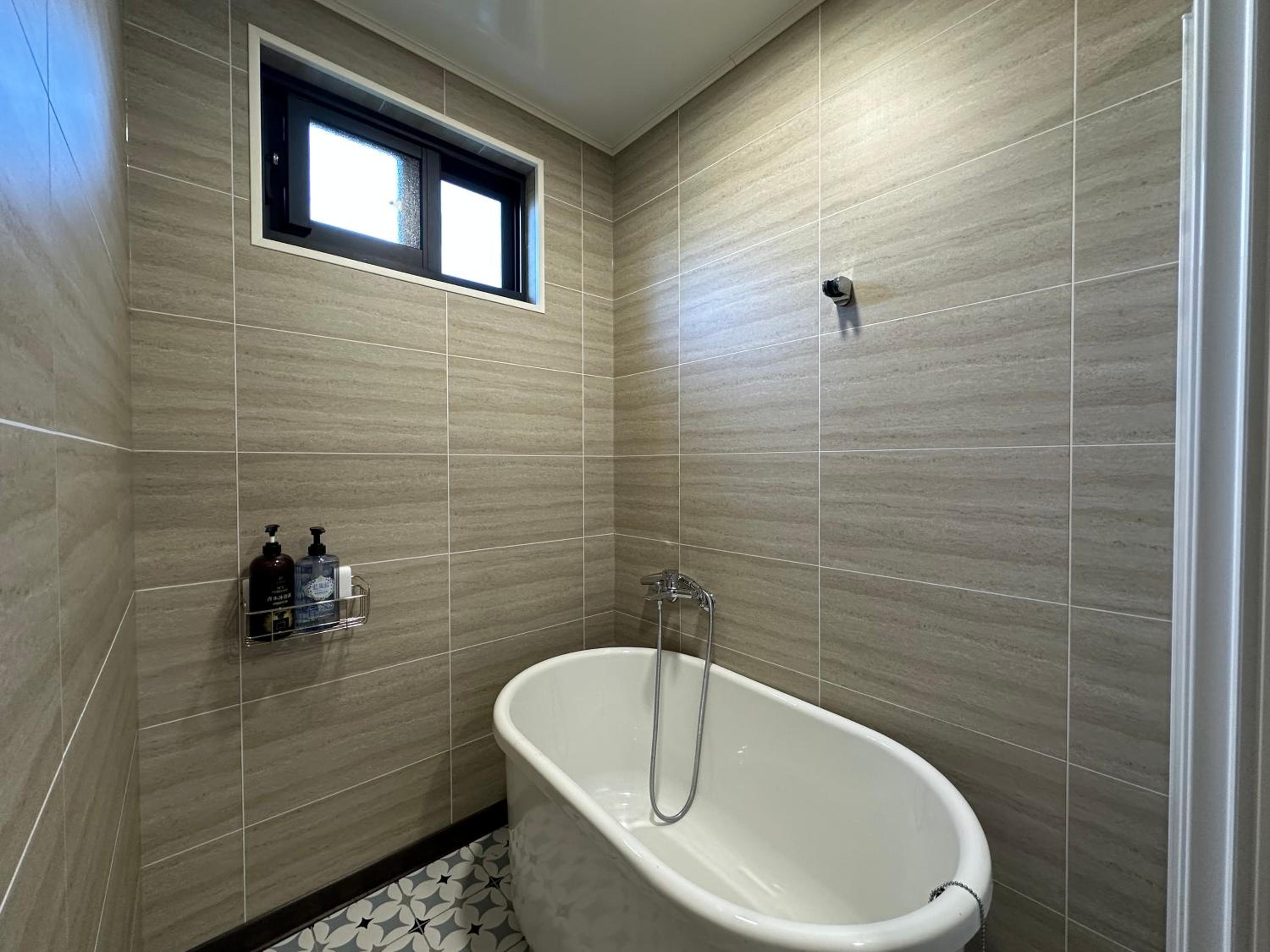 Small Twin Room photo 2