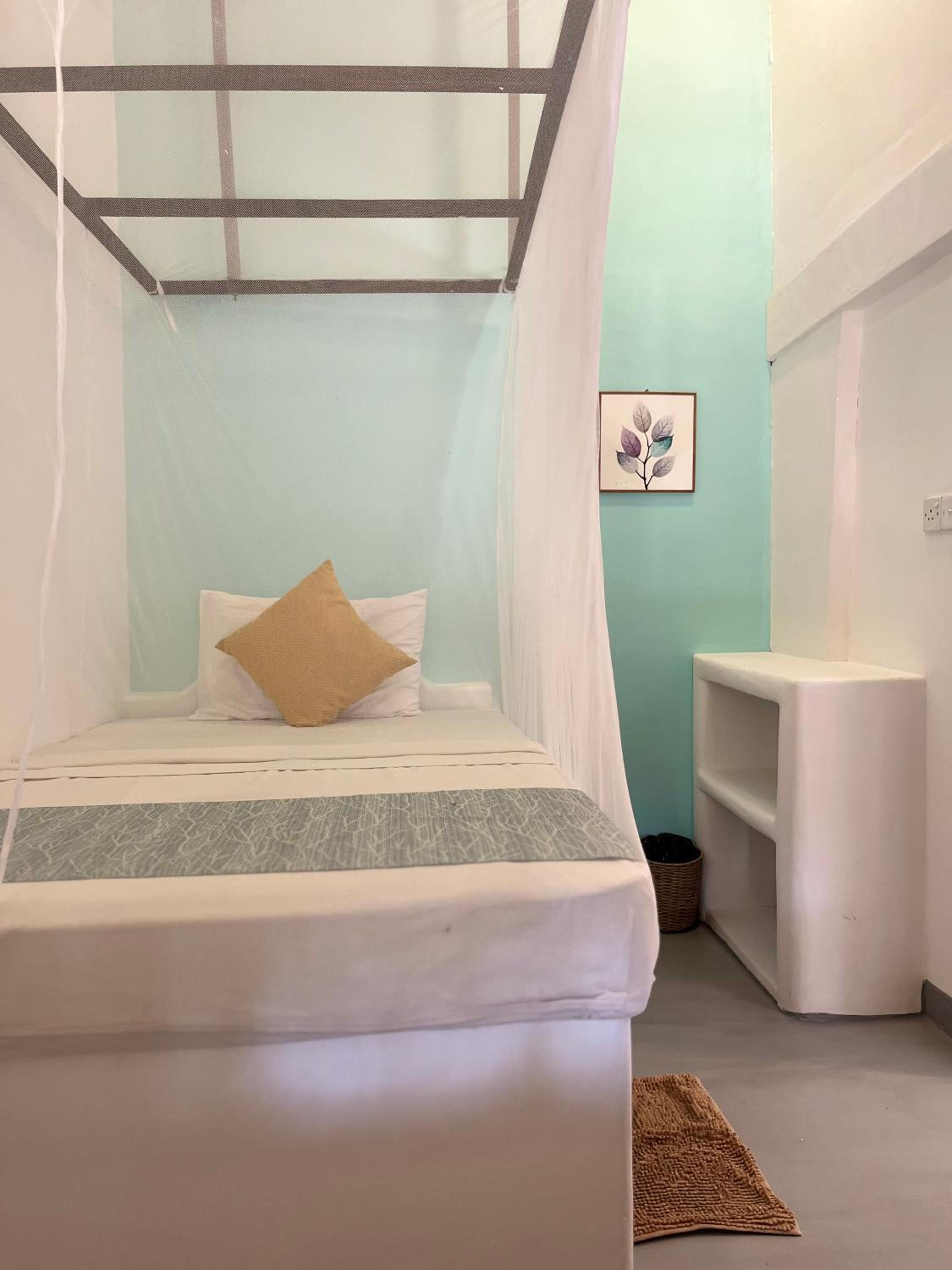 Single Room with Shared Bathroom