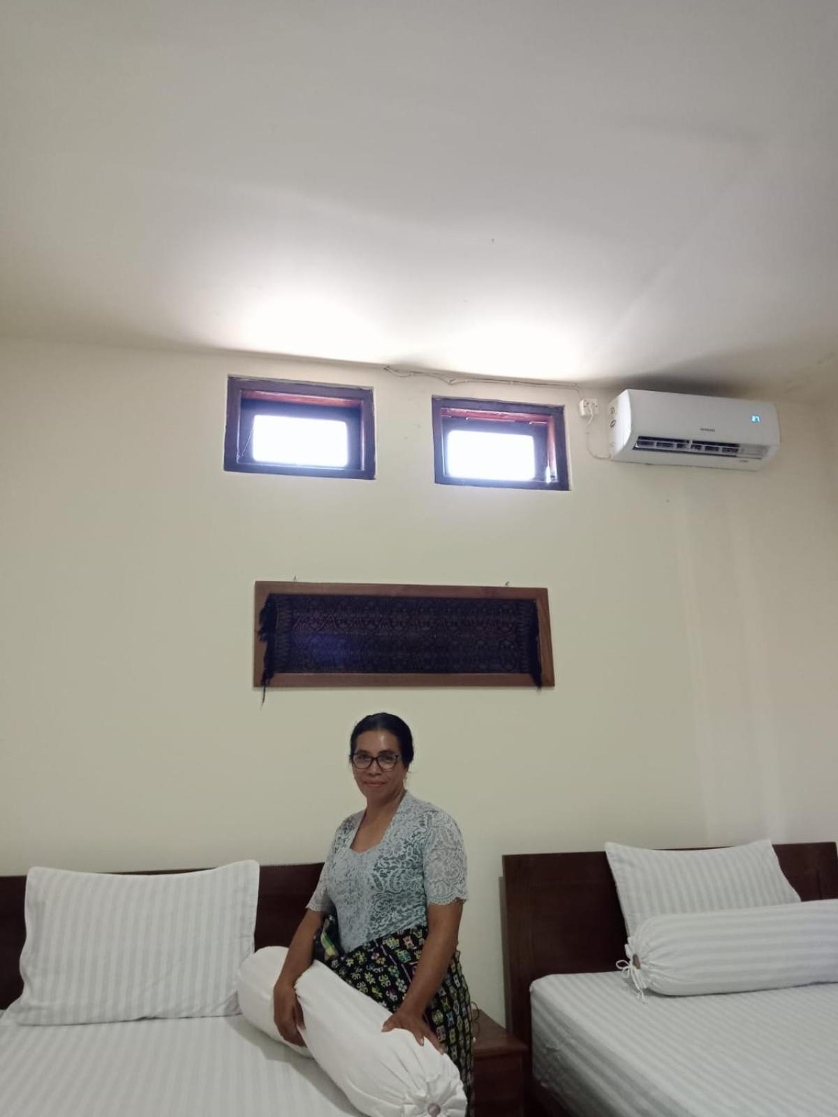 Standard Twin Room with Shared Bathroom photo 2