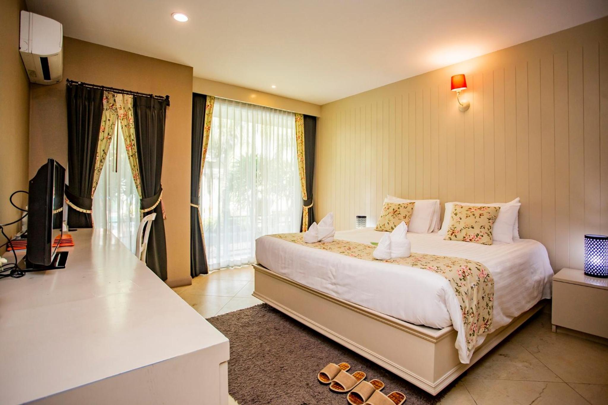 Double Room with Pool View