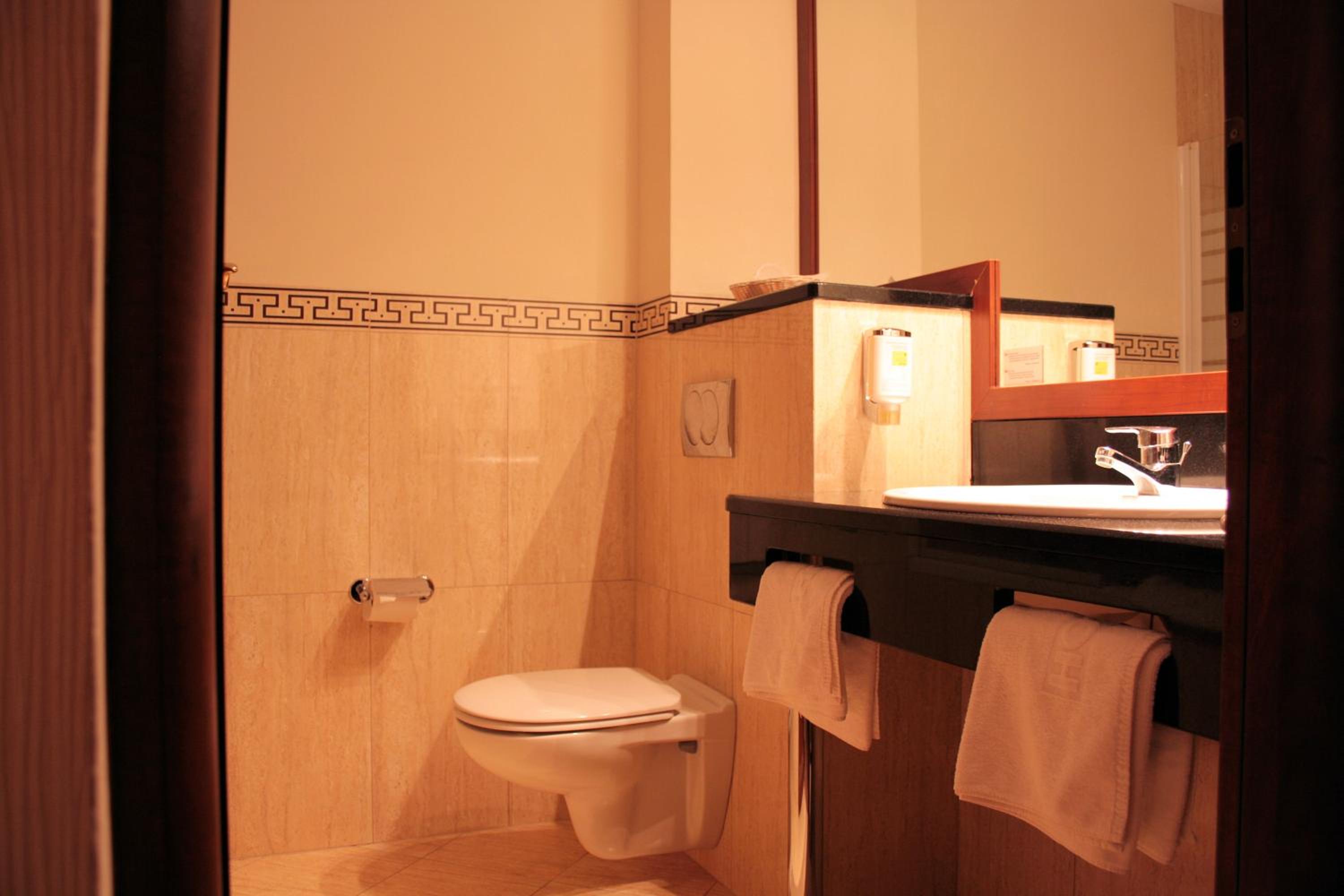 Triple Room - Photo 8