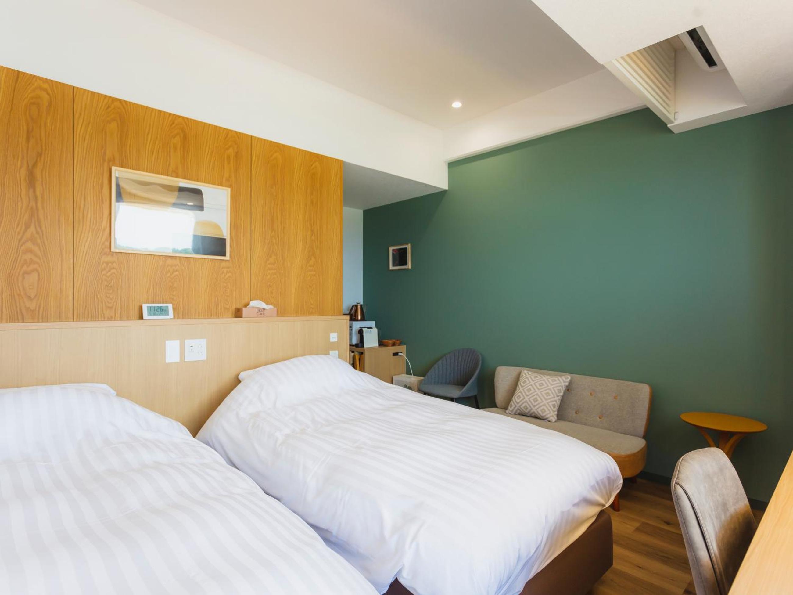 Standard Twin Room - Photo 4