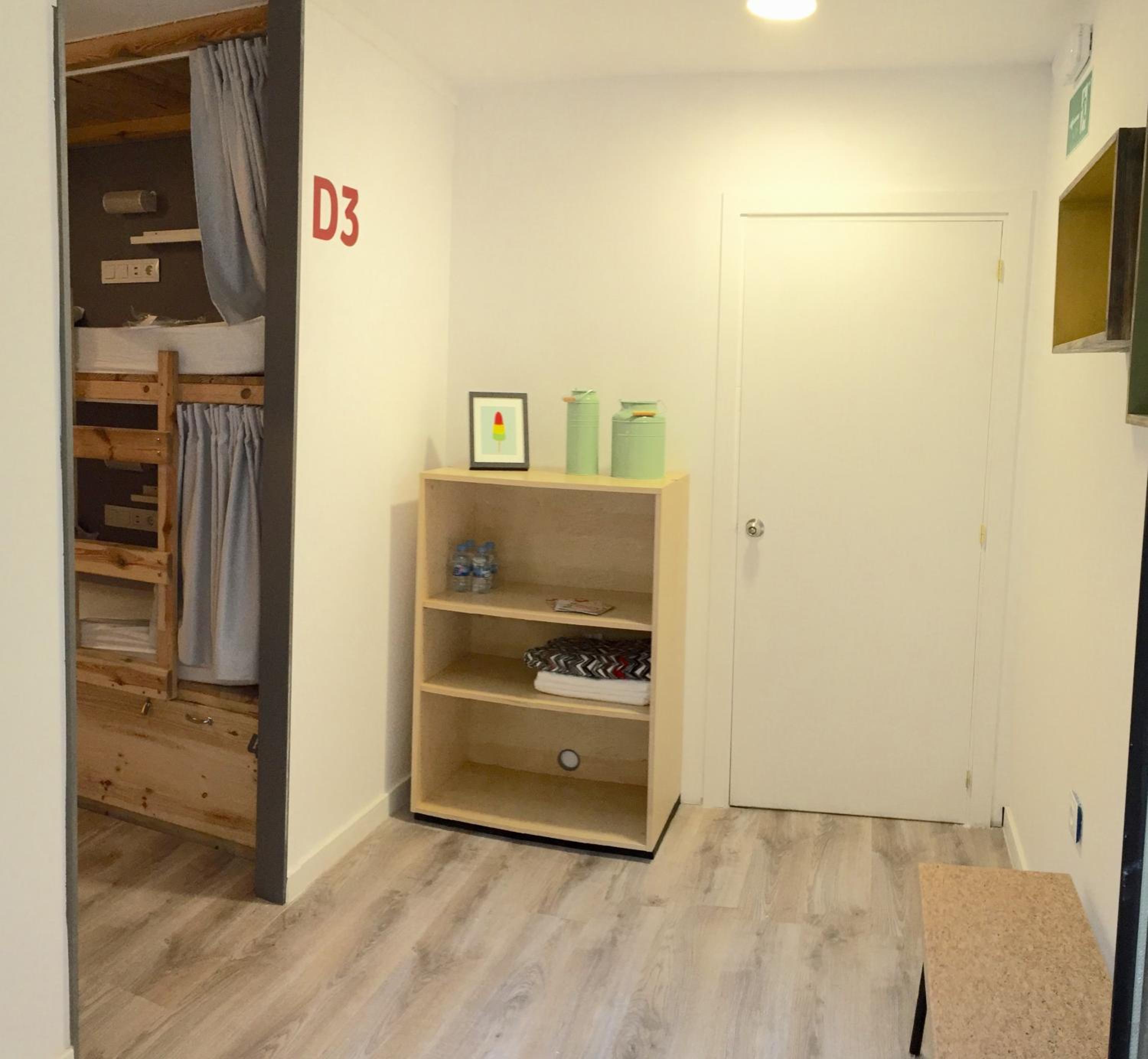 Habitación Cuádruple Estándar Privada con Baño Privado