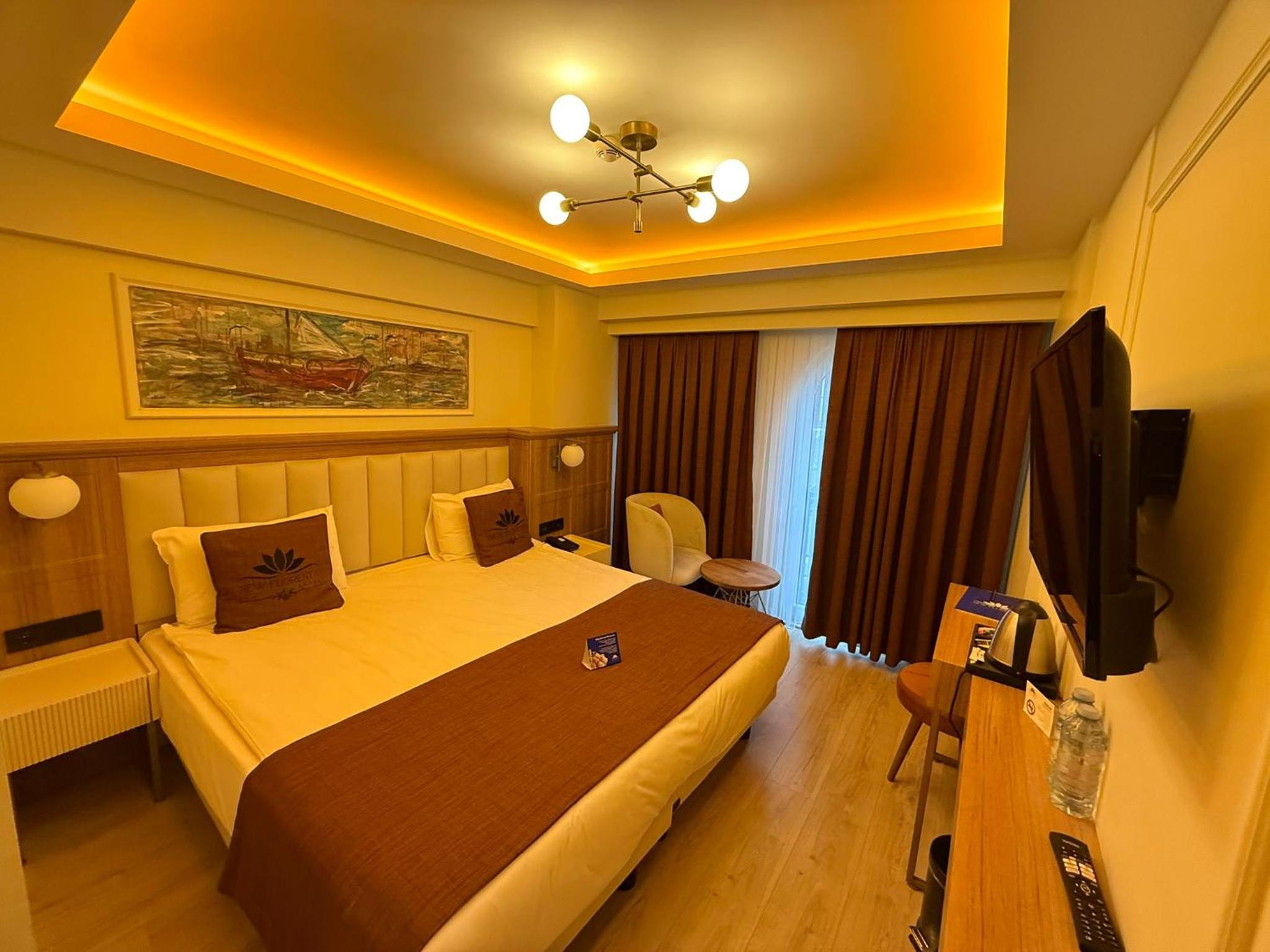 Superior Double or Twin Room photo 2