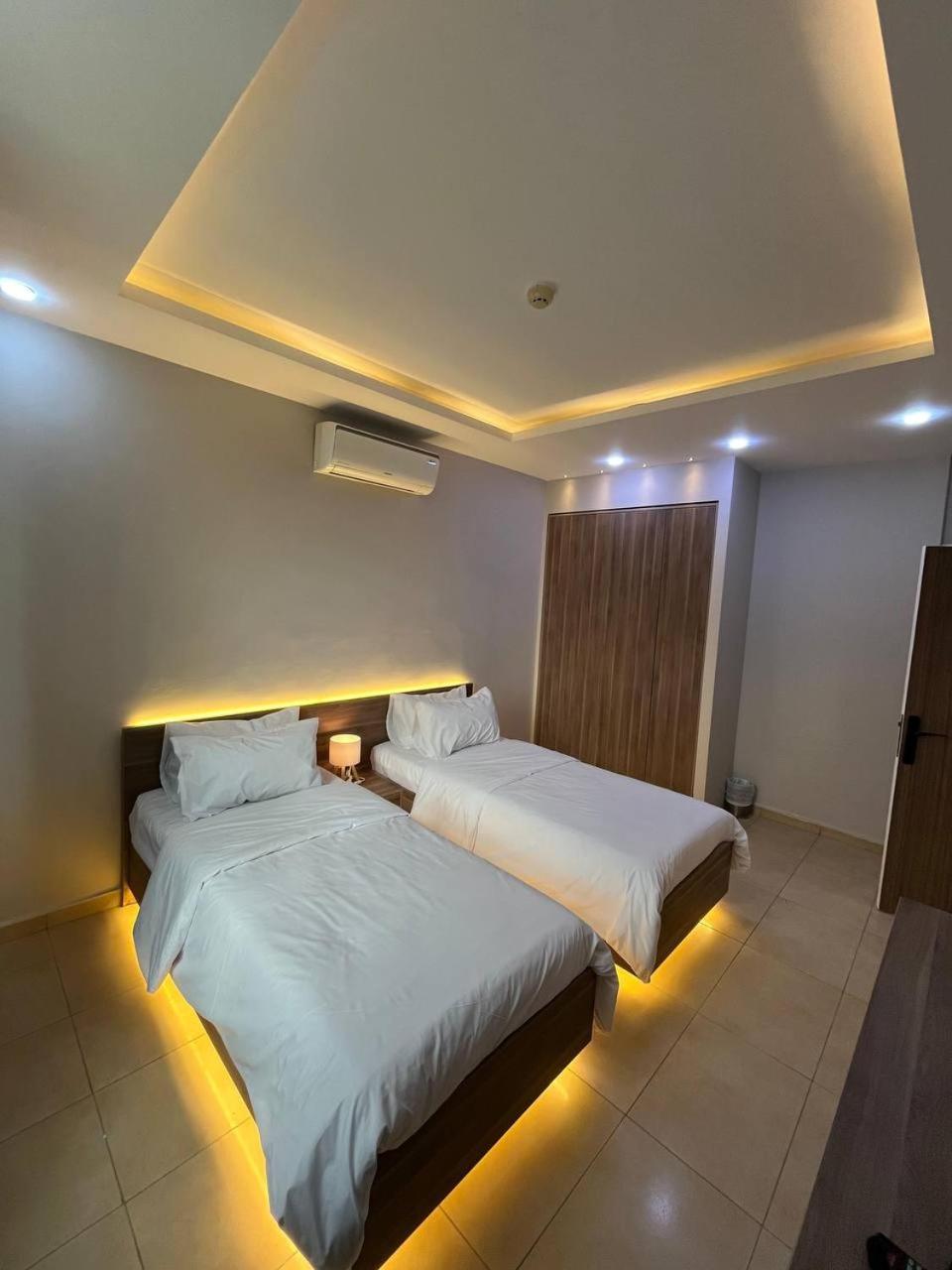 Deluxe Family Suite