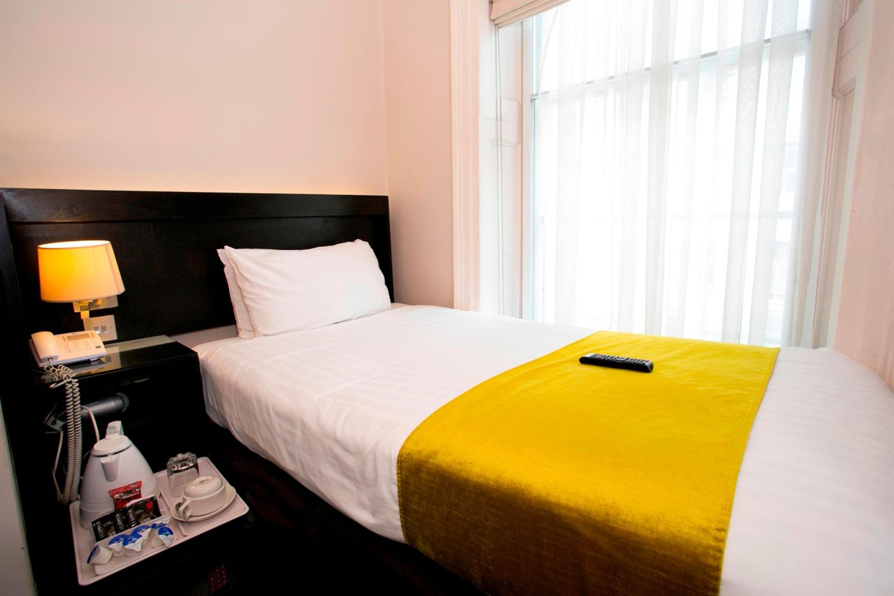 Single Room photo 3