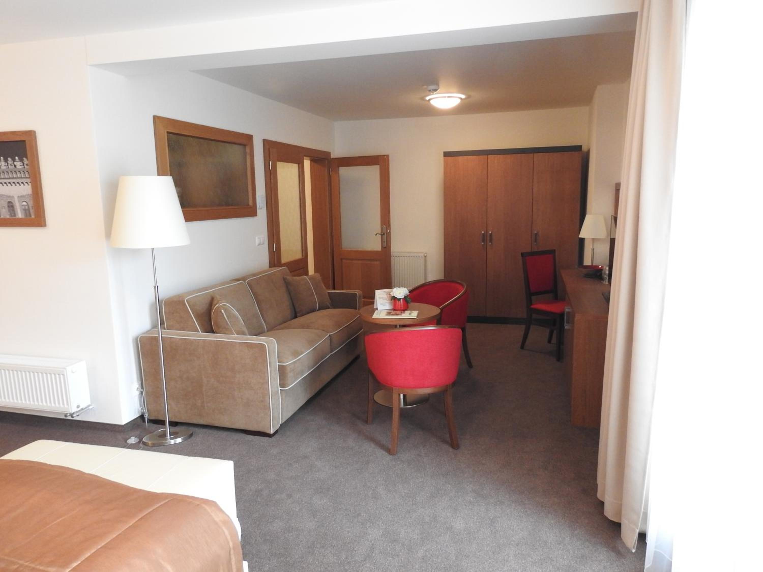 Large Deluxe Triple Room photo 3