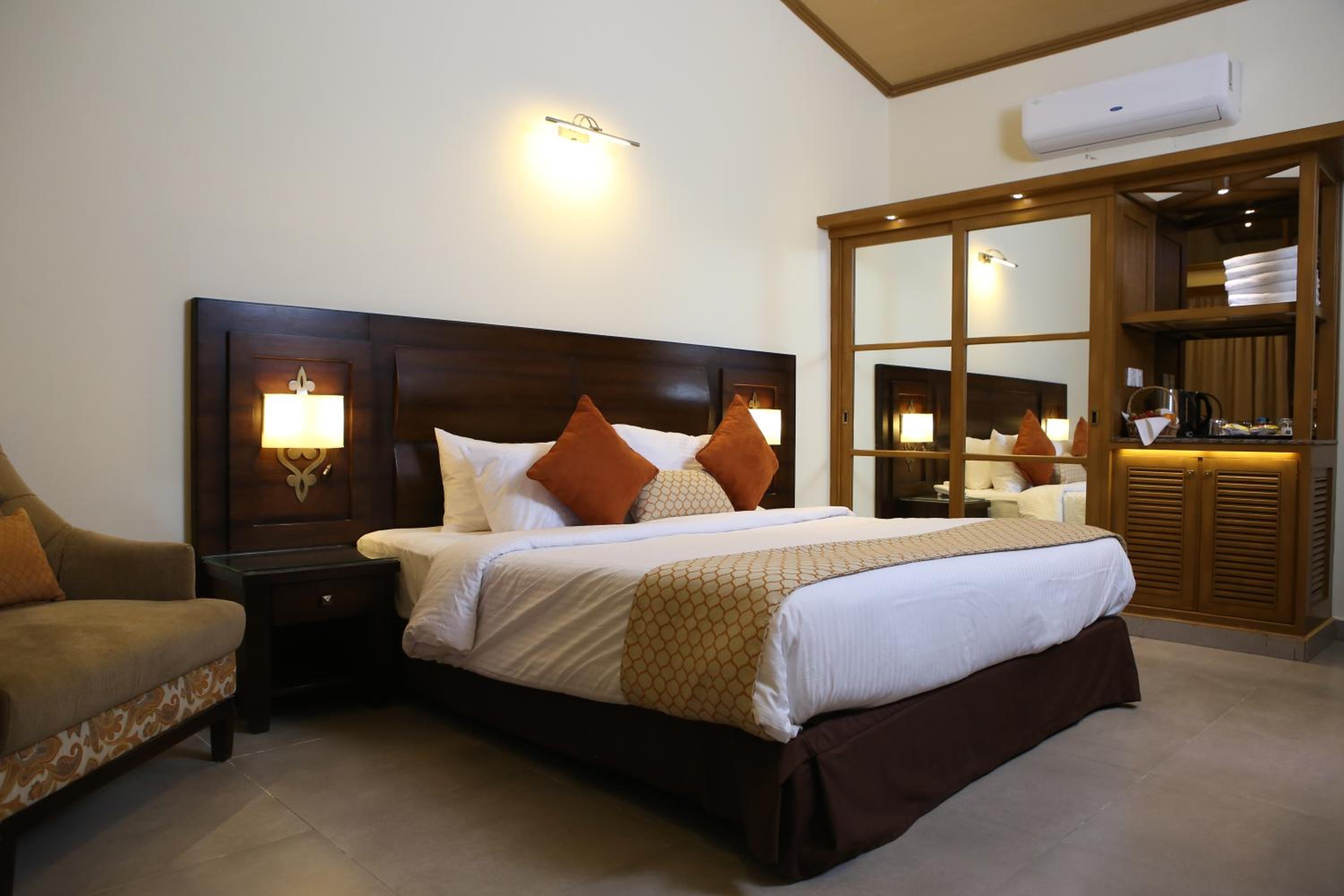 Superior Suite - Photo 4