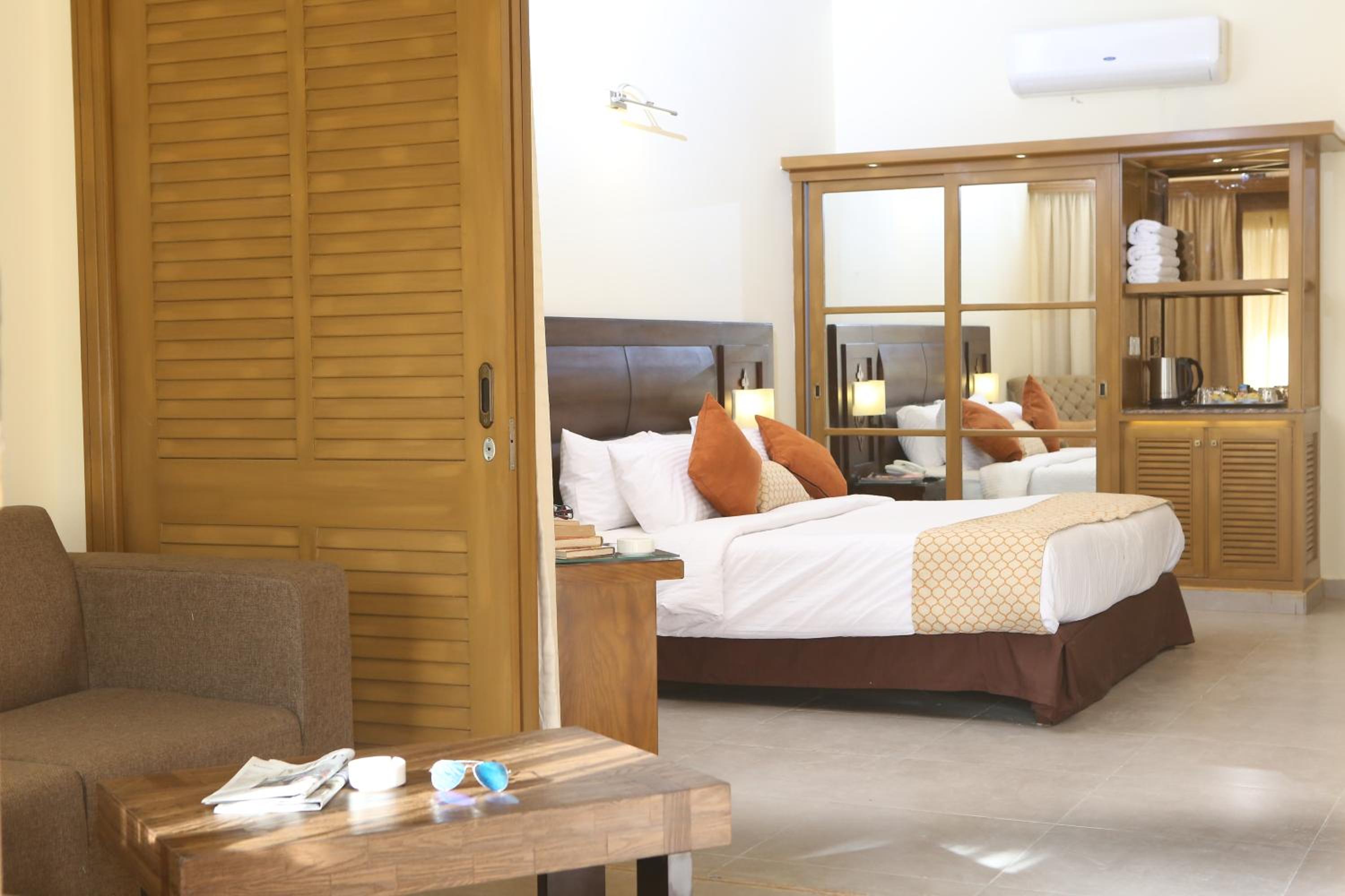 Superior Suite - Photo 3