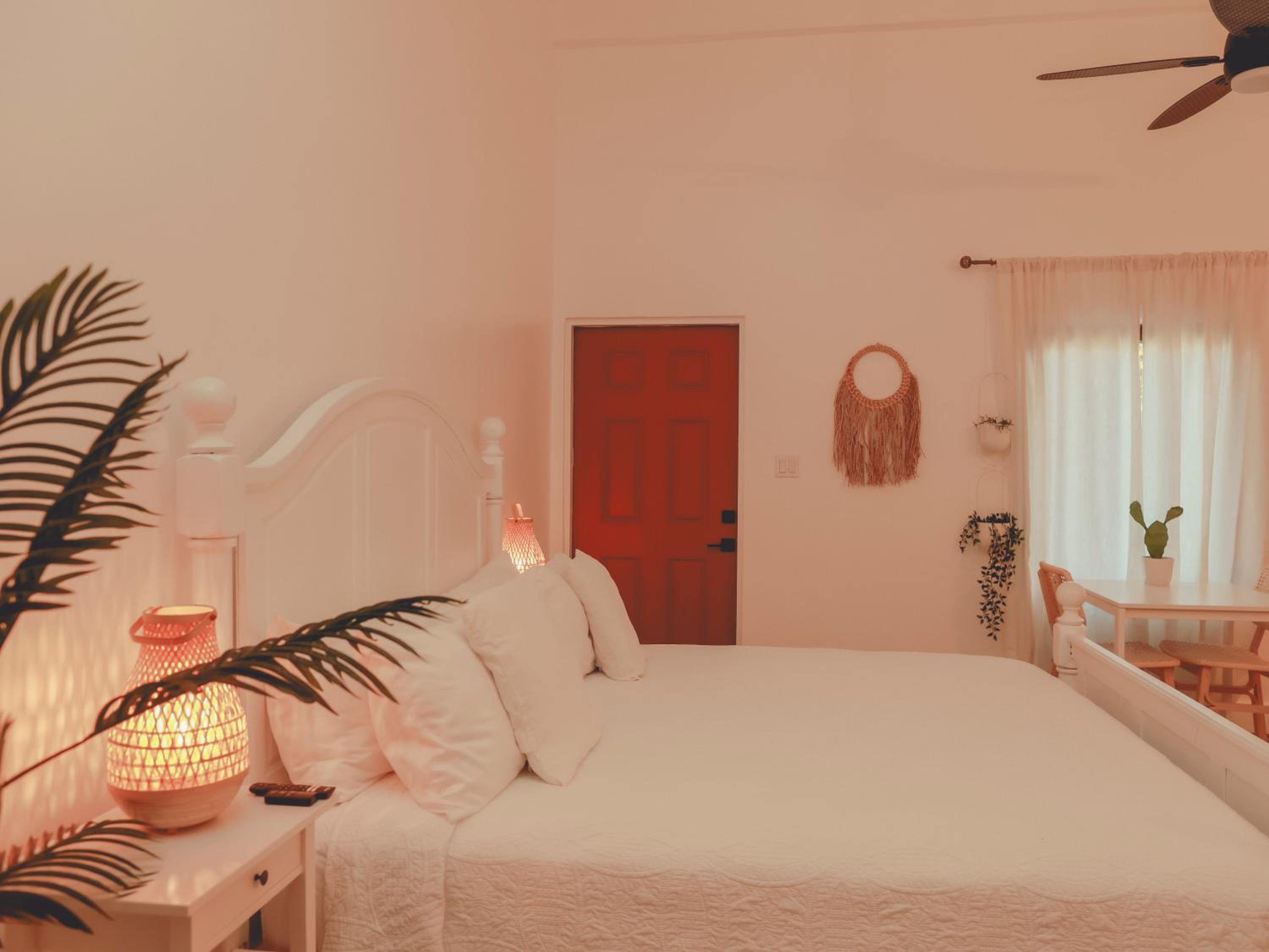 Studio Apartment with Balcony photo 1